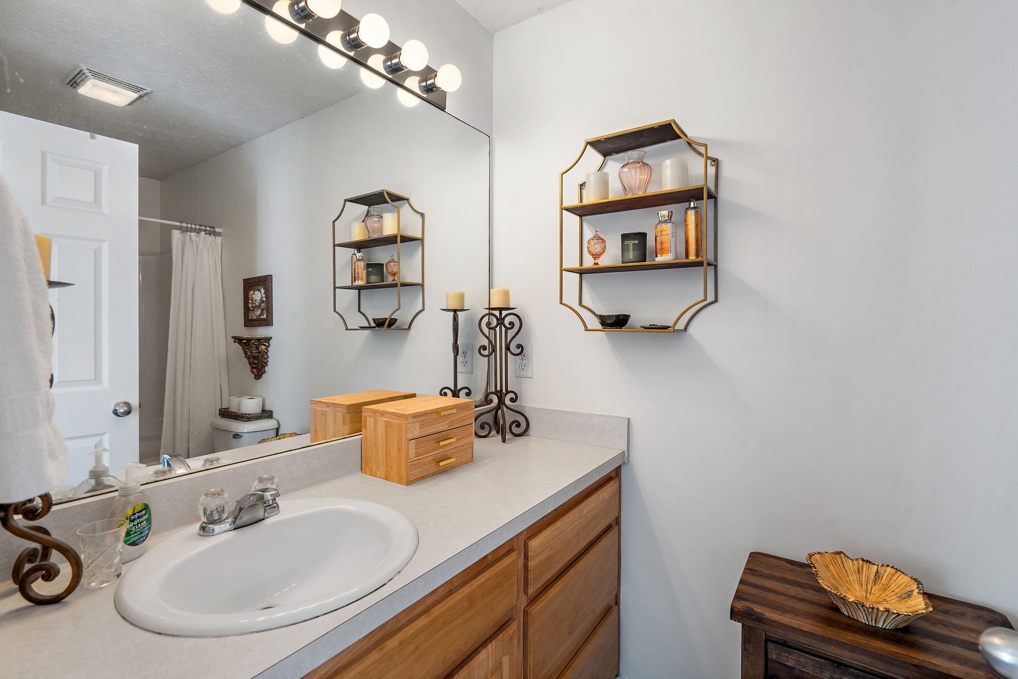 109 Shadow Glen Dr