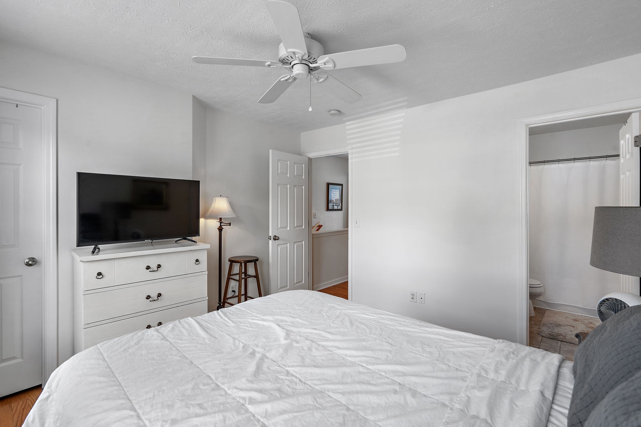 109 Shadow Glen Dr