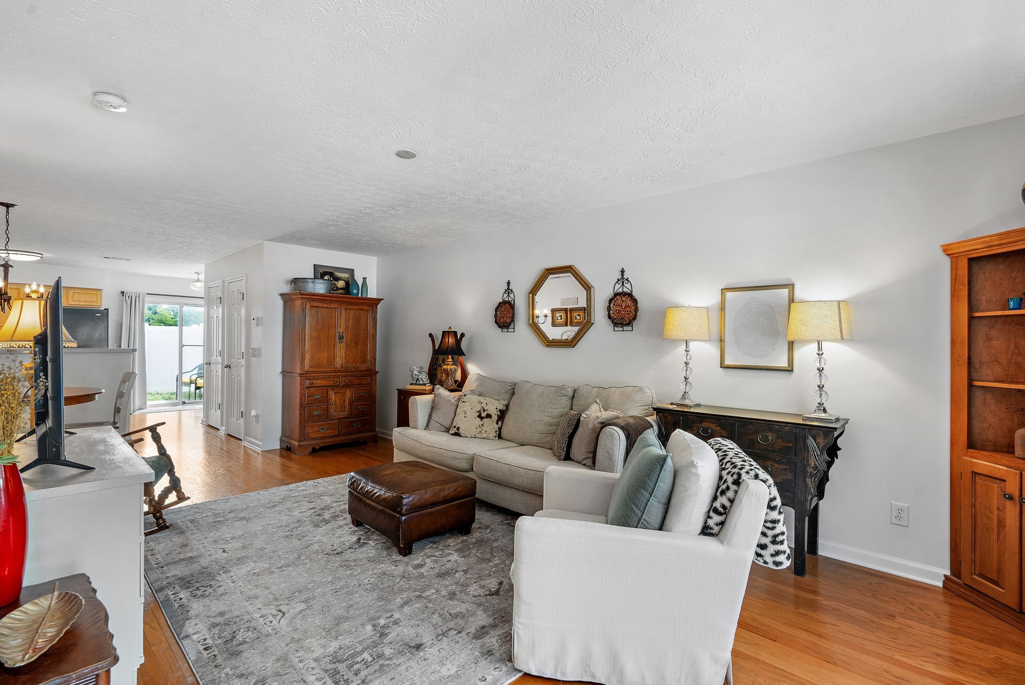 109 Shadow Glen Dr