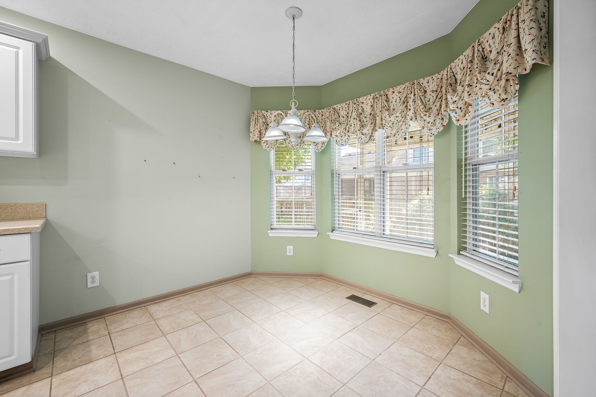 2708 Comer Dr
