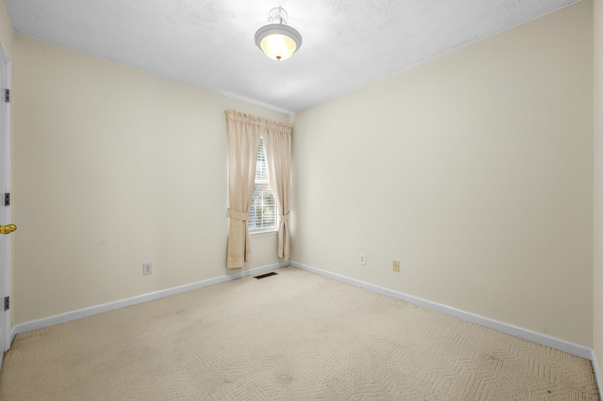 2708 Comer Dr