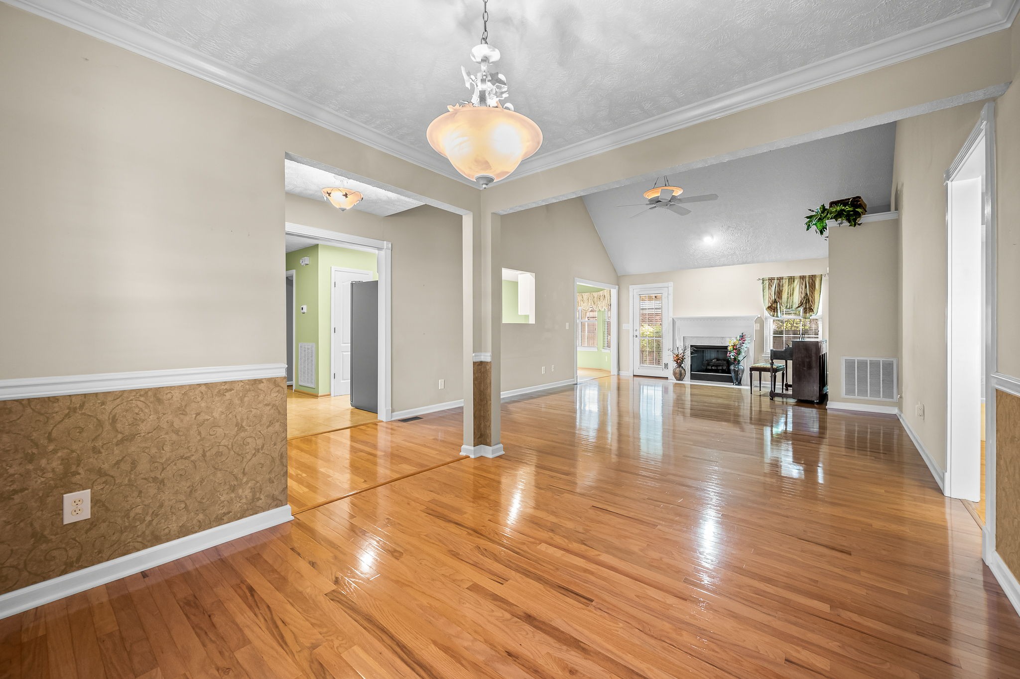 2708 Comer Dr