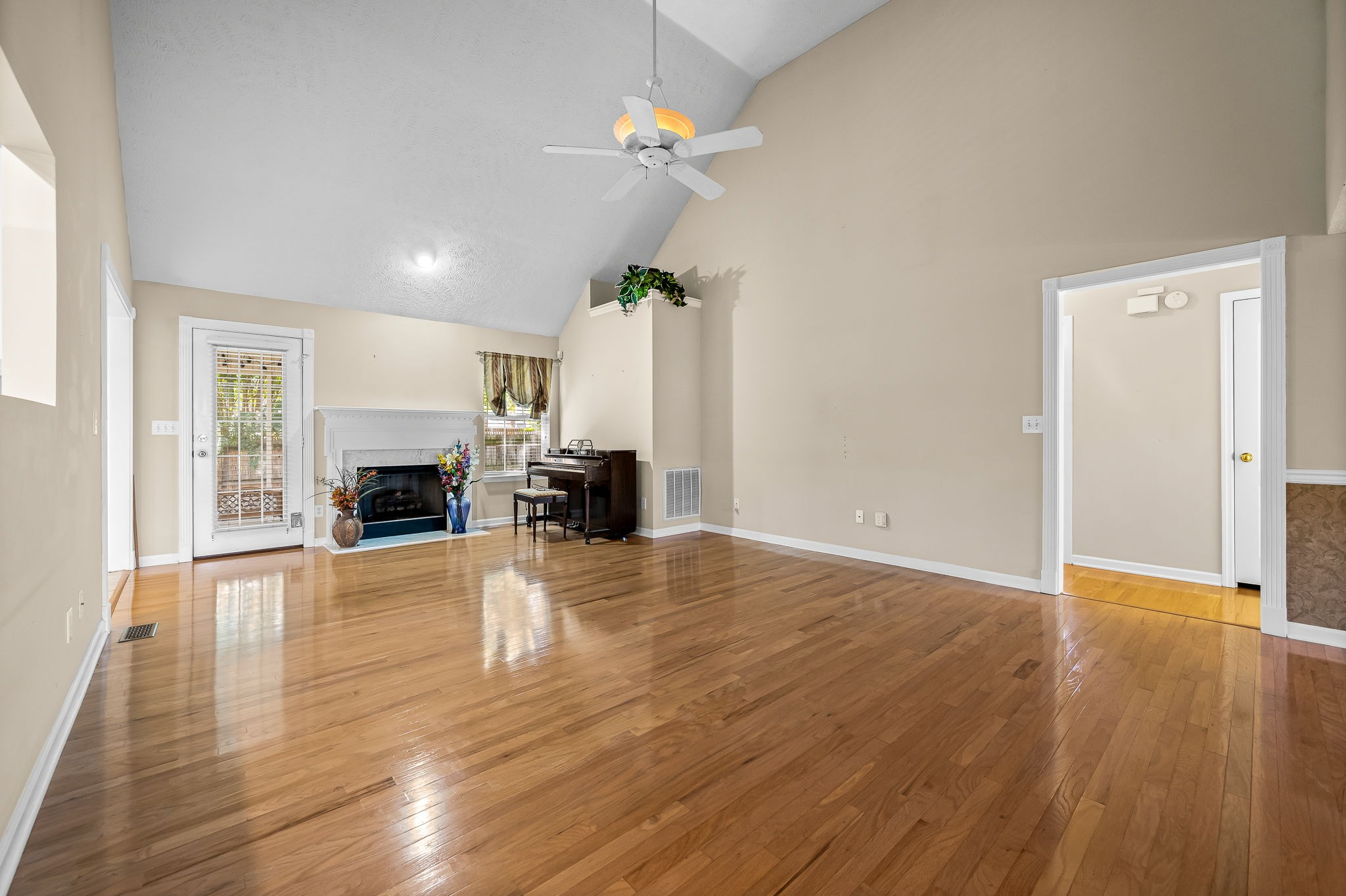 2708 Comer Dr
