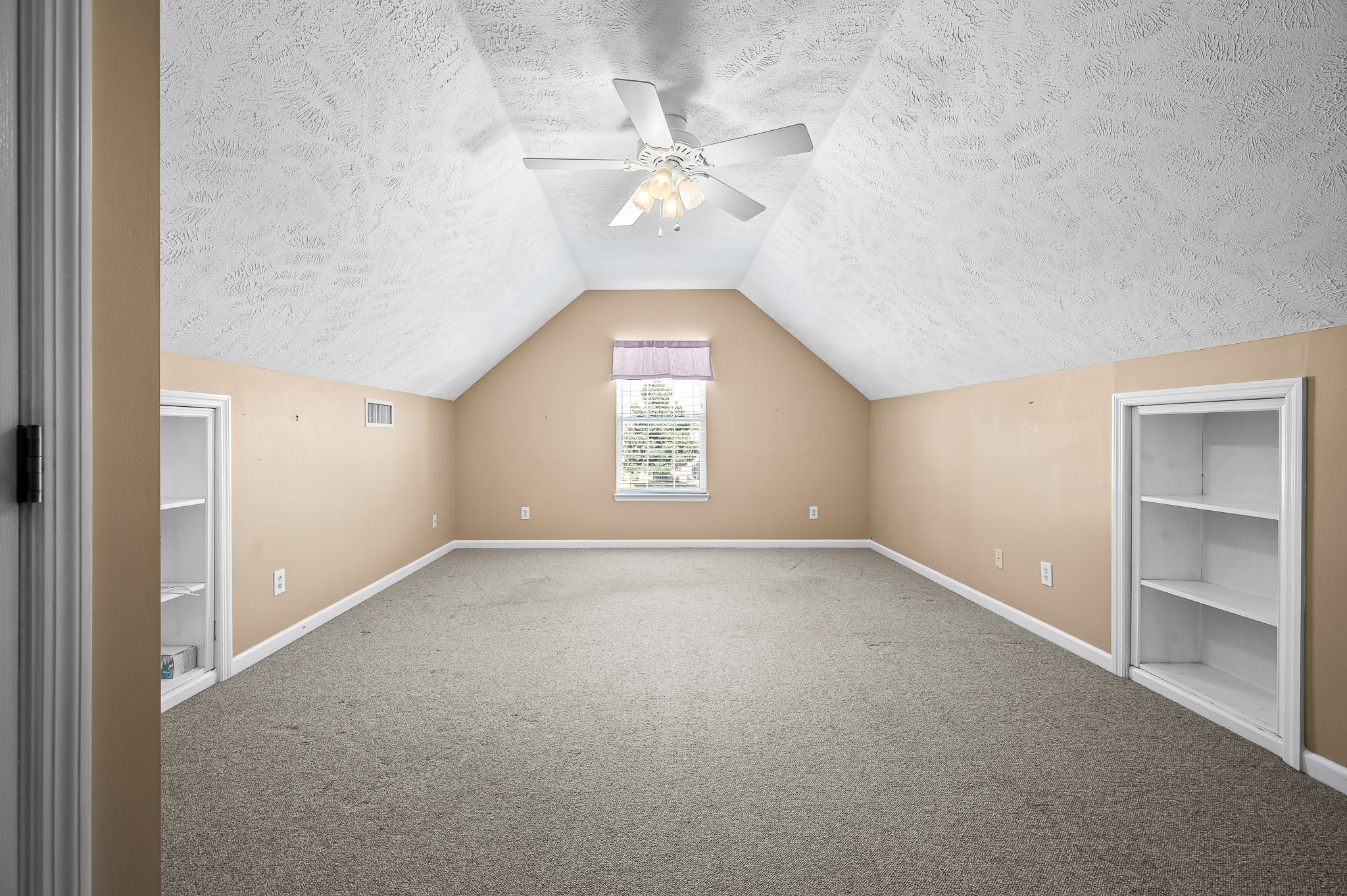 2708 Comer Dr