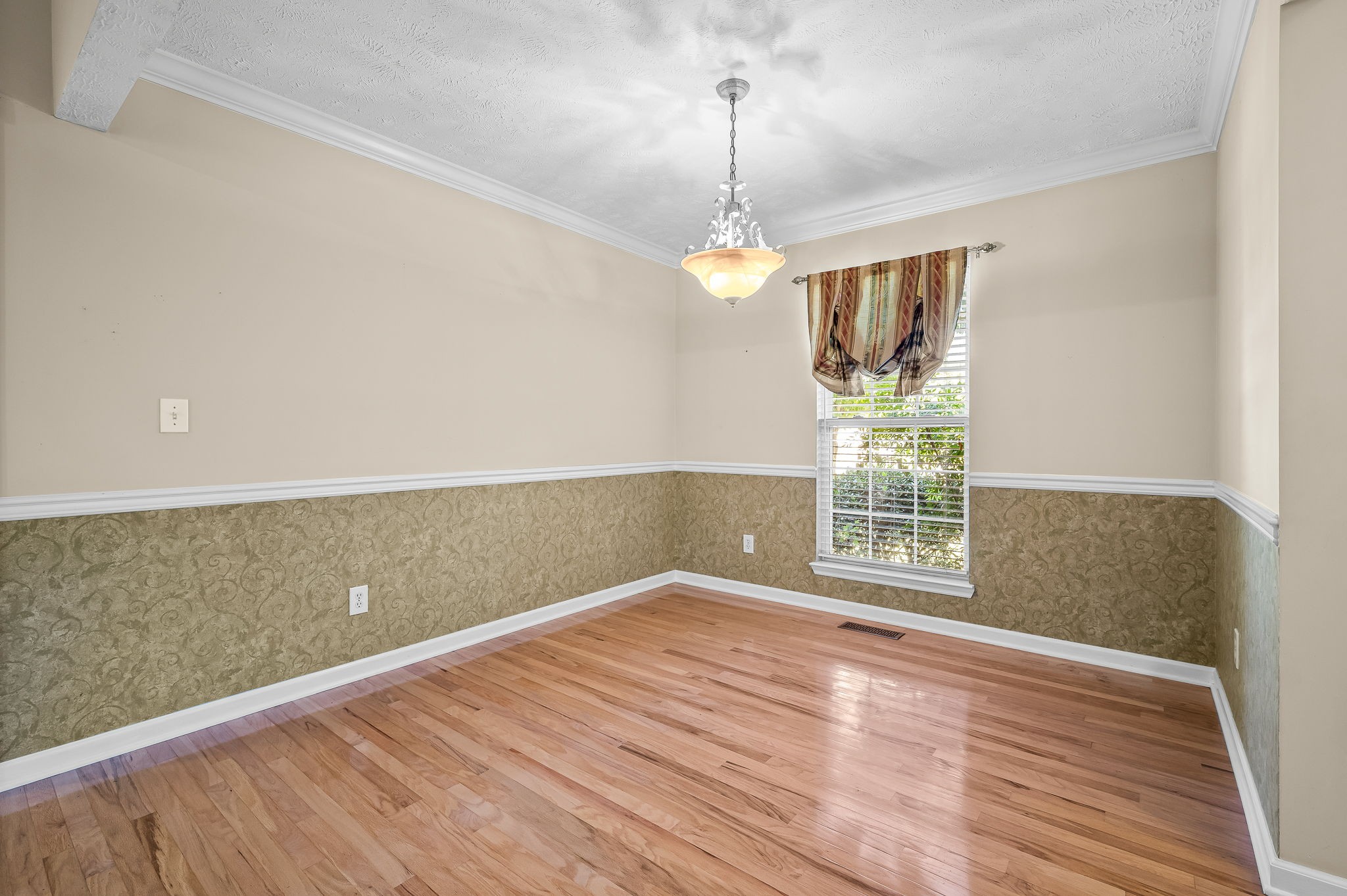 2708 Comer Dr