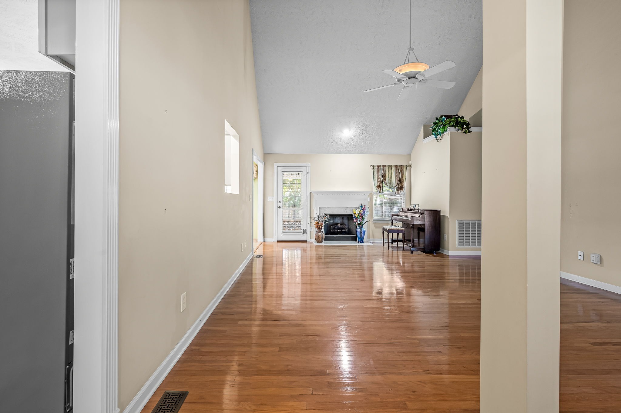 2708 Comer Dr