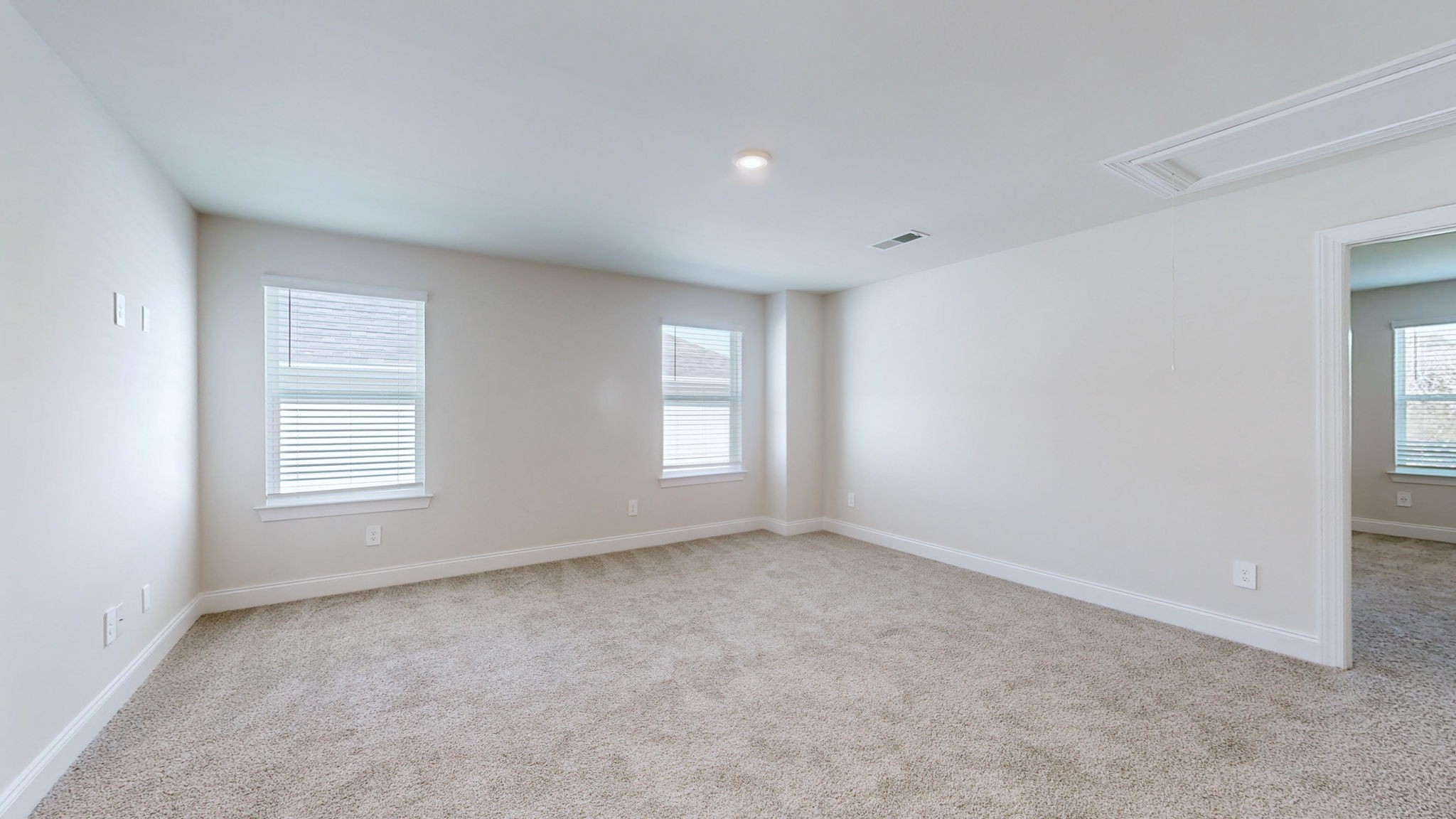 4952 Myra Dr