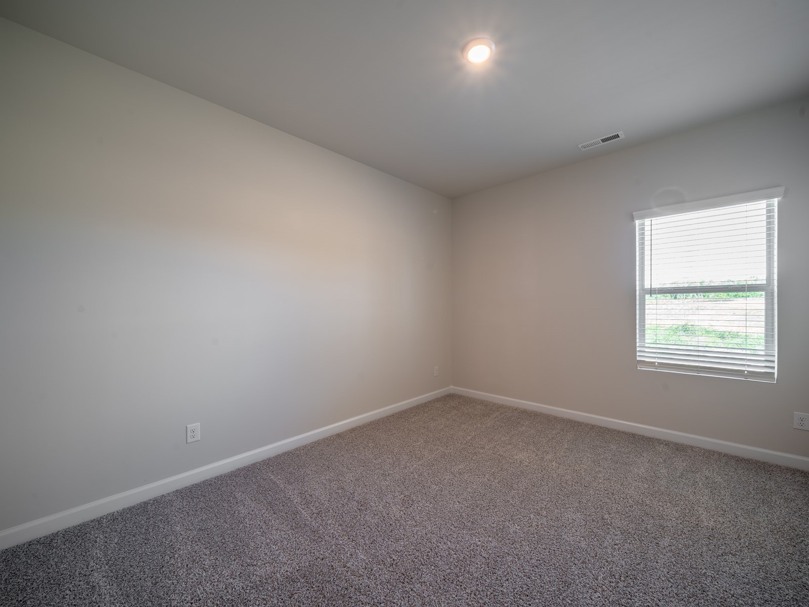 4952 Myra Dr