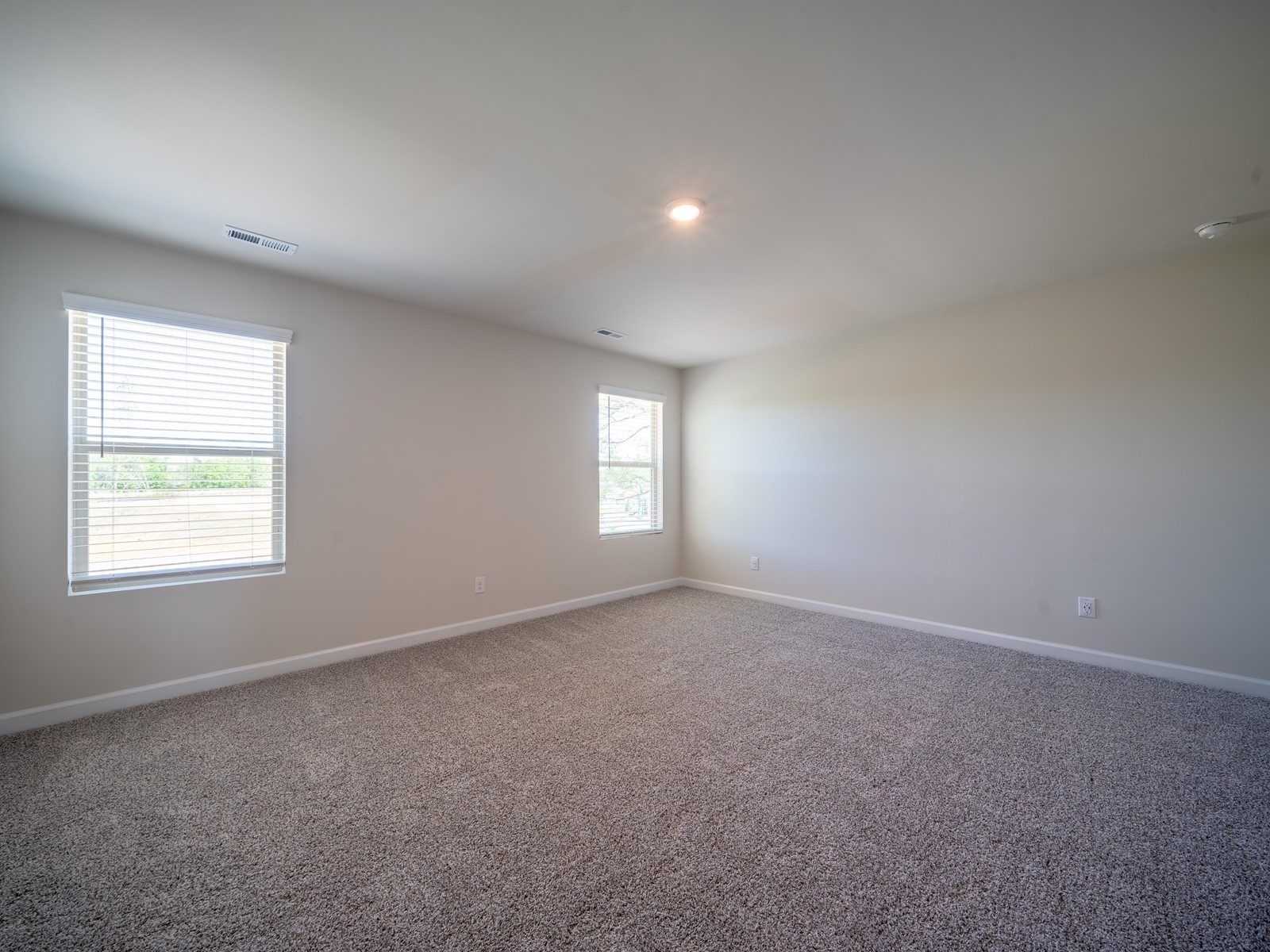 4952 Myra Dr