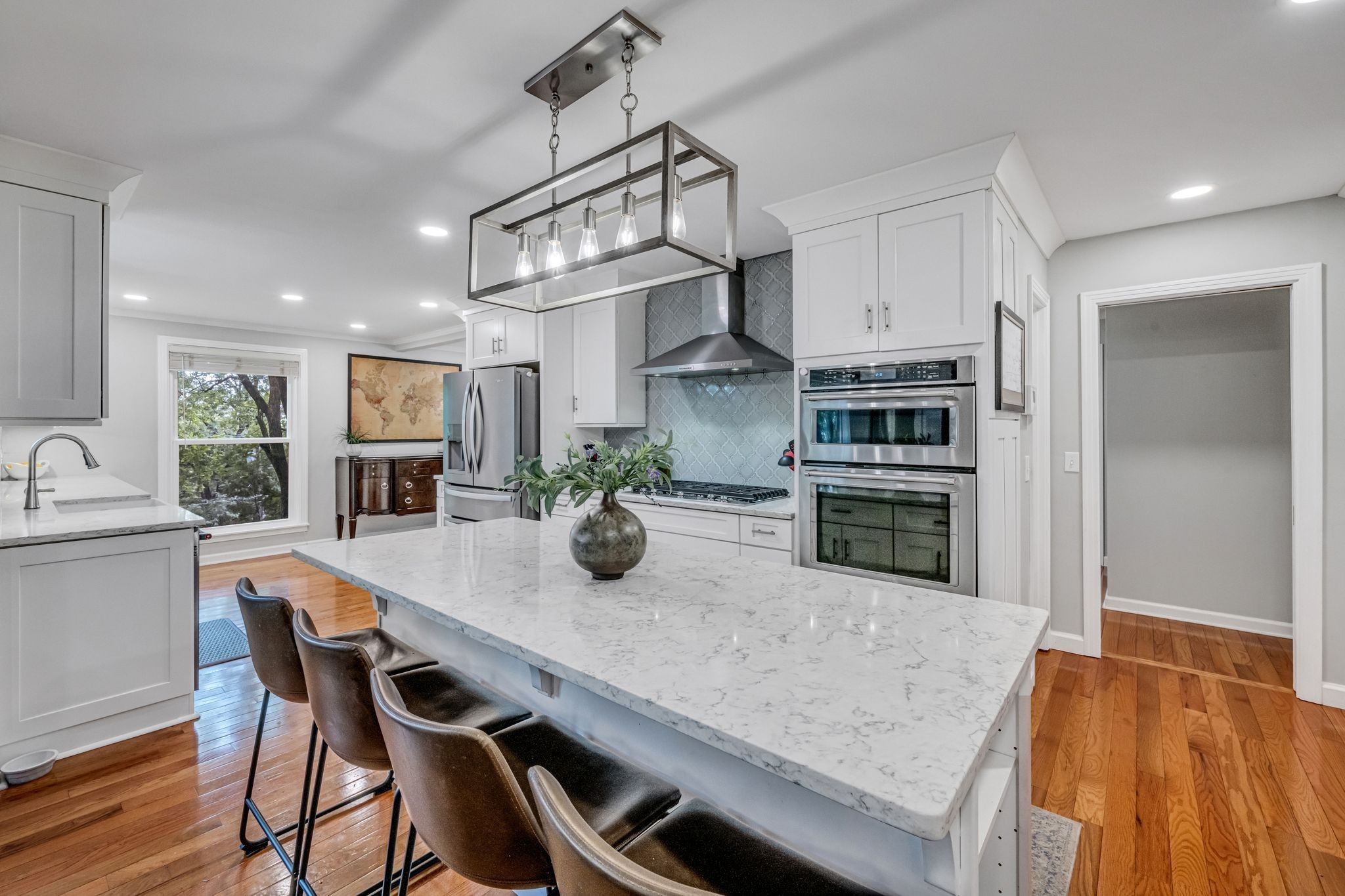 818 Redwood Dr