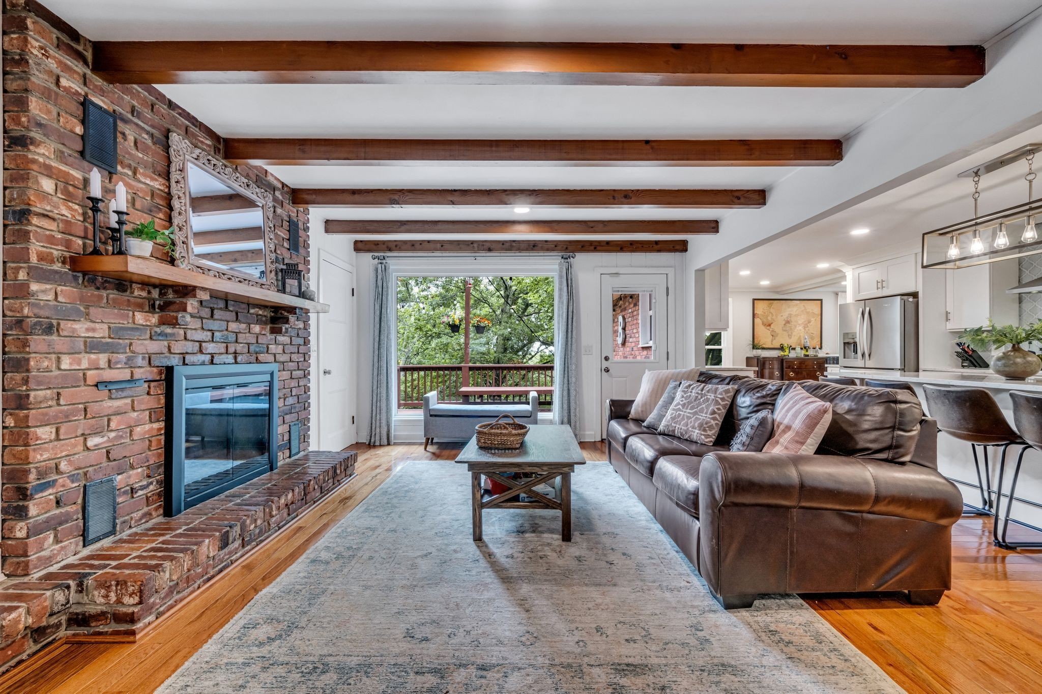 818 Redwood Dr
