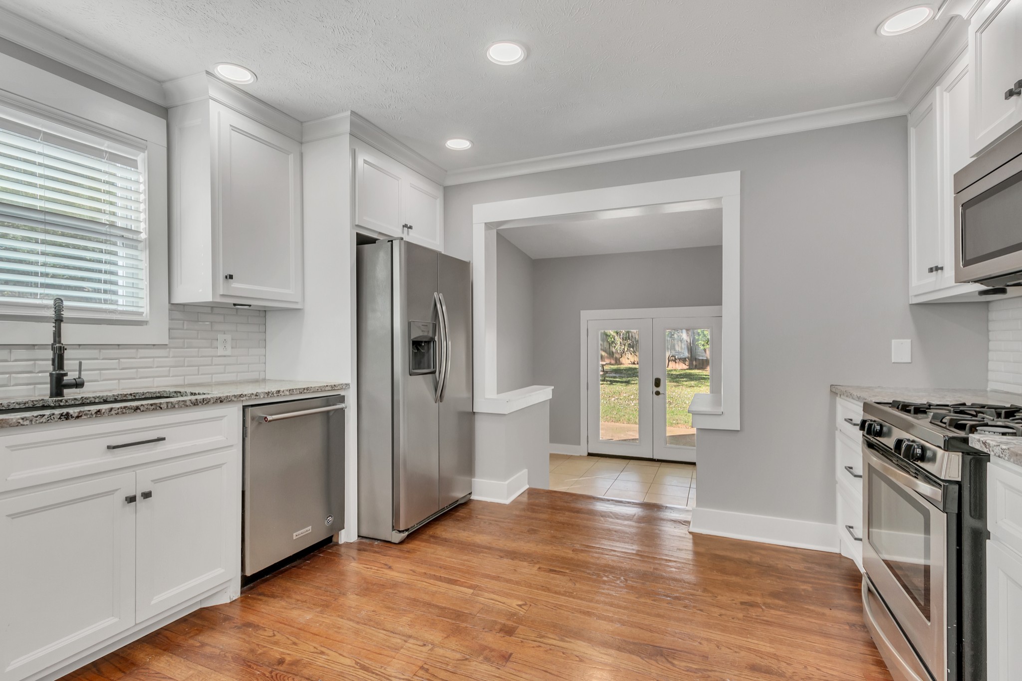 1906 Paul Dr