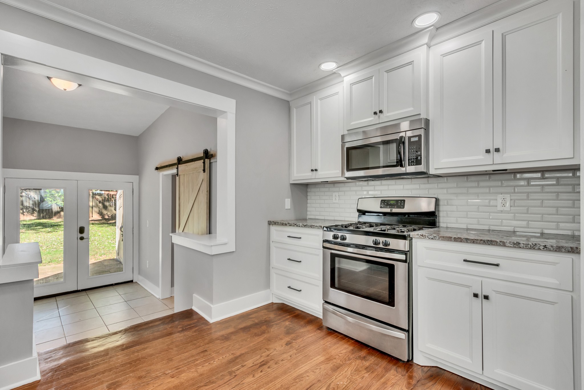 1906 Paul Dr