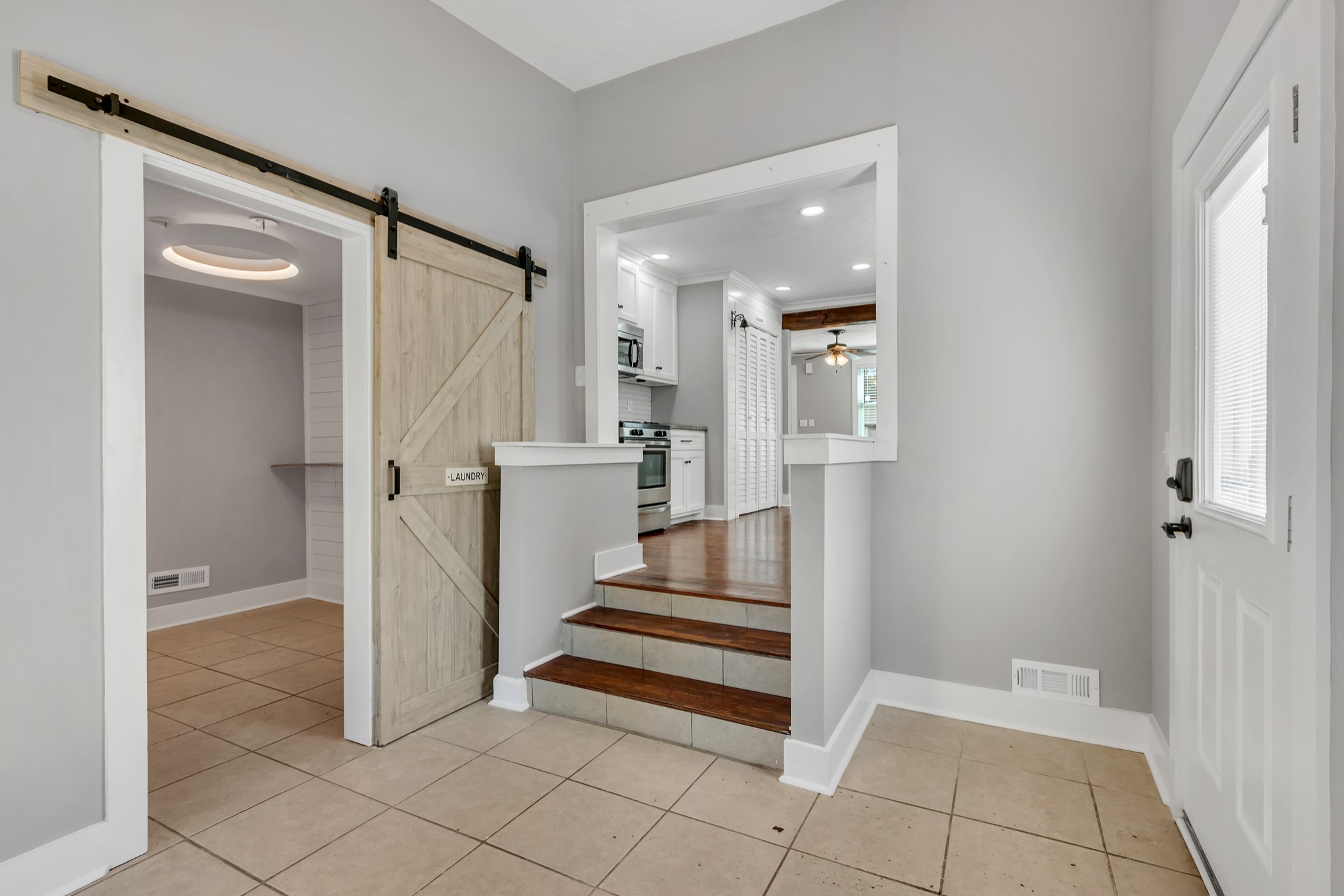 1906 Paul Dr