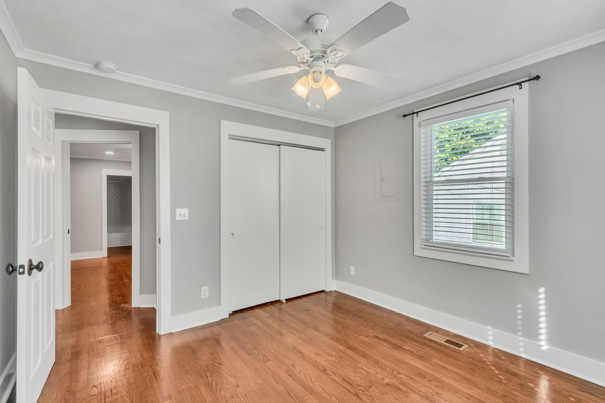 1906 Paul Dr