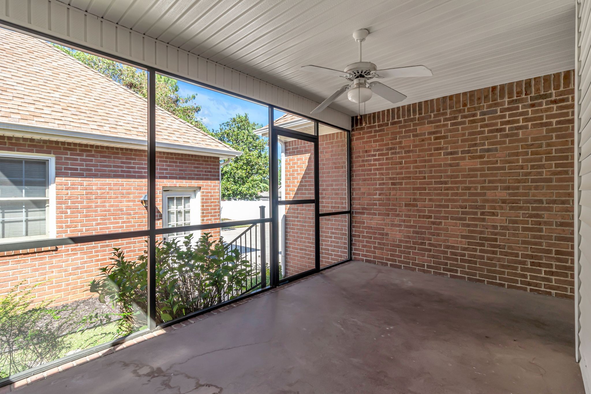 2911 Chaucer Dr