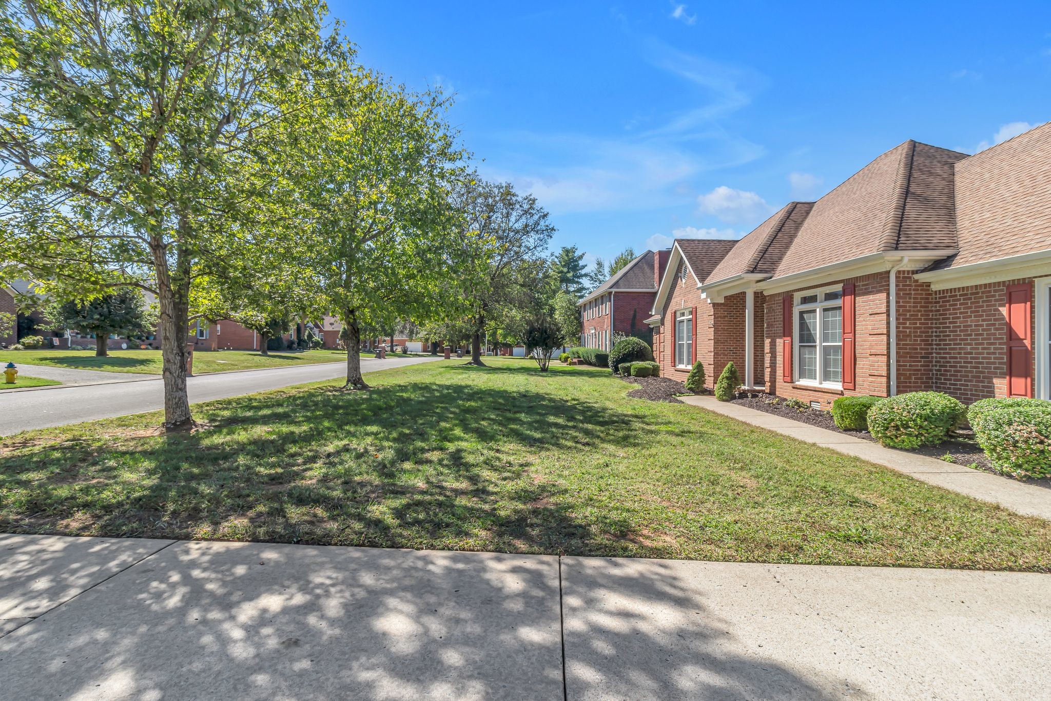 2911 Chaucer Dr