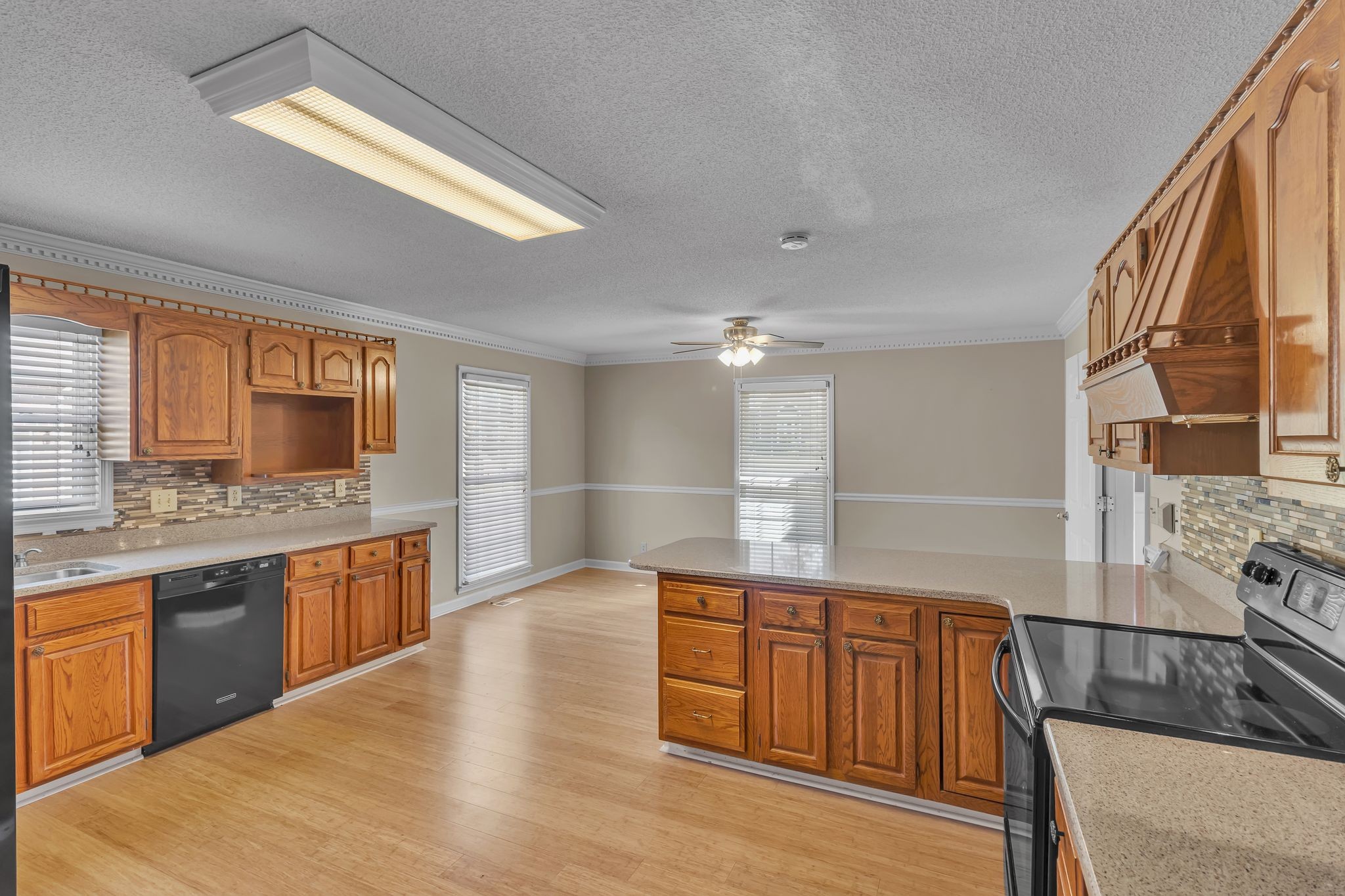 2911 Chaucer Dr