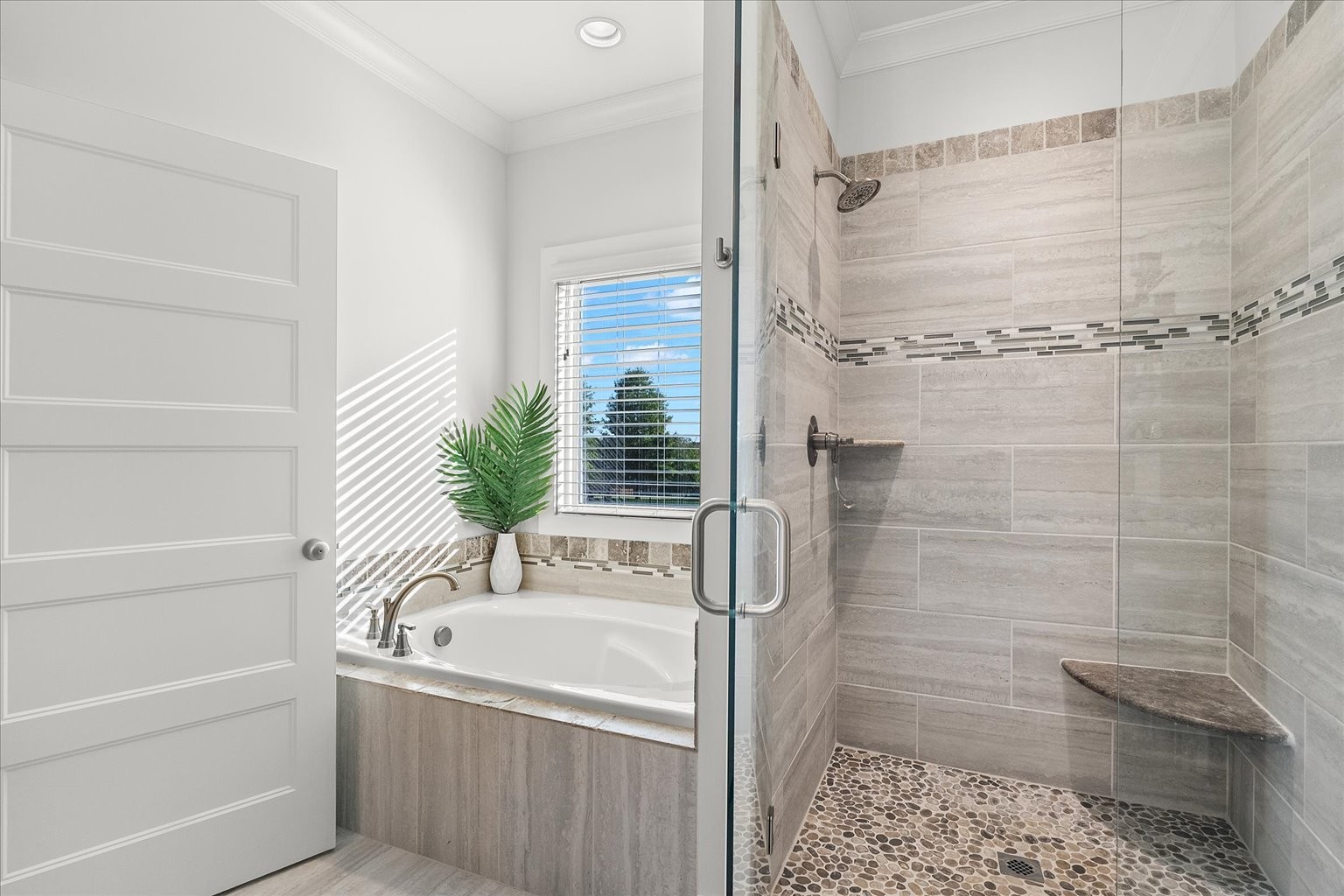 227 Amana Dr