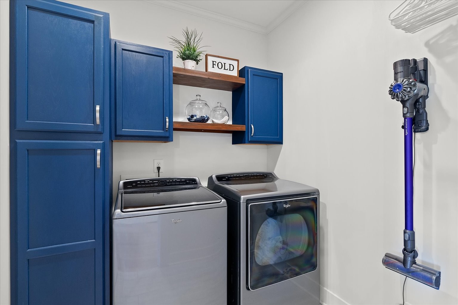227 Amana Dr