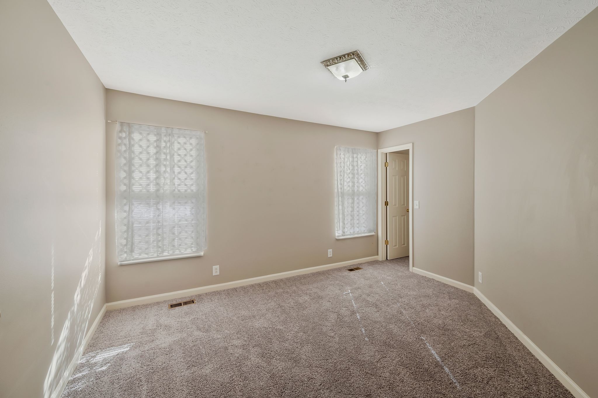 5709 Chestnutwood Trl
