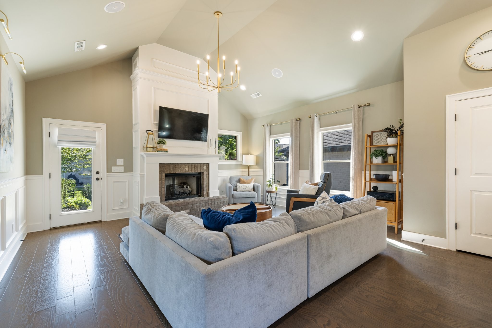 820 Fontwell Ln