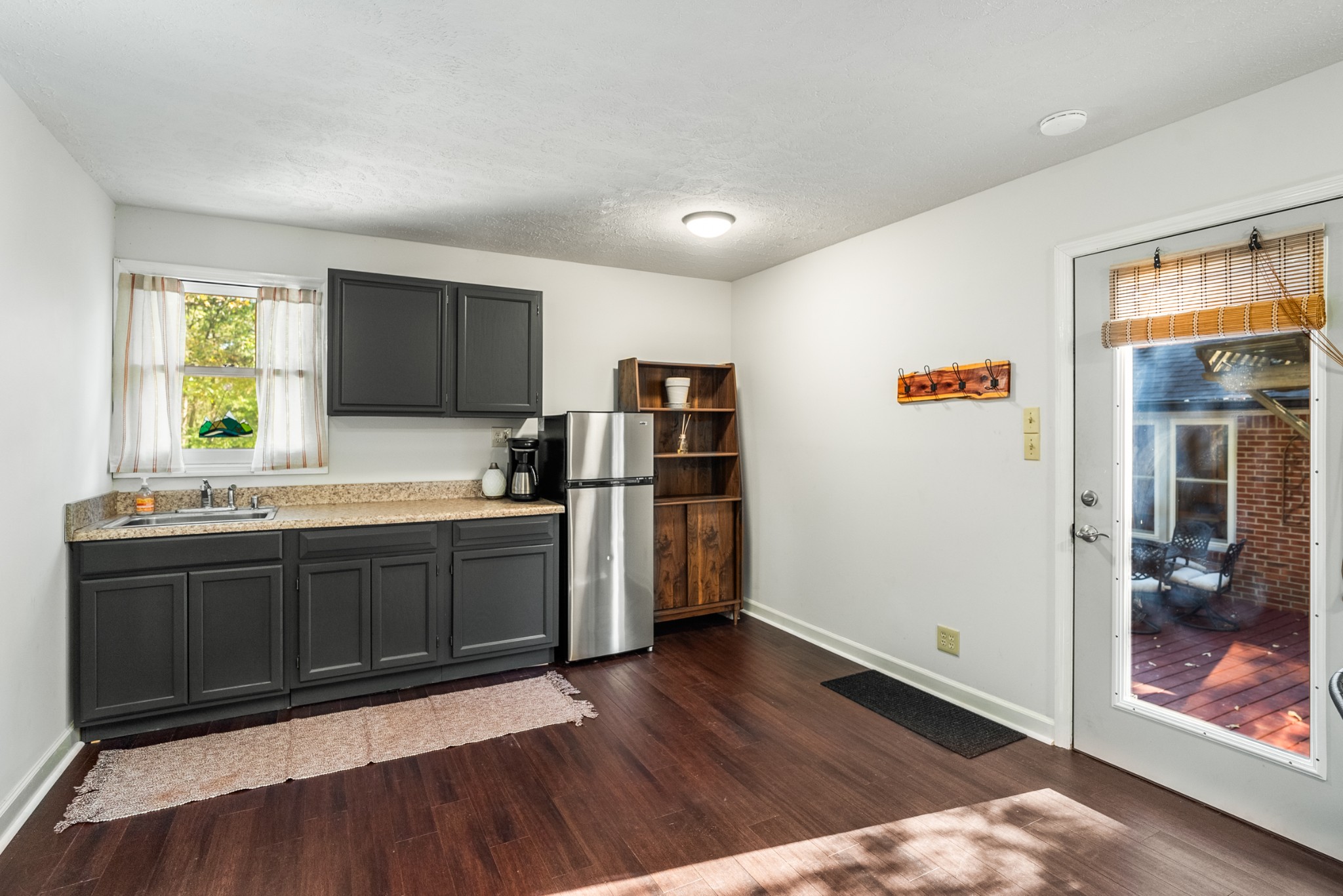 303 Woodlands Dr