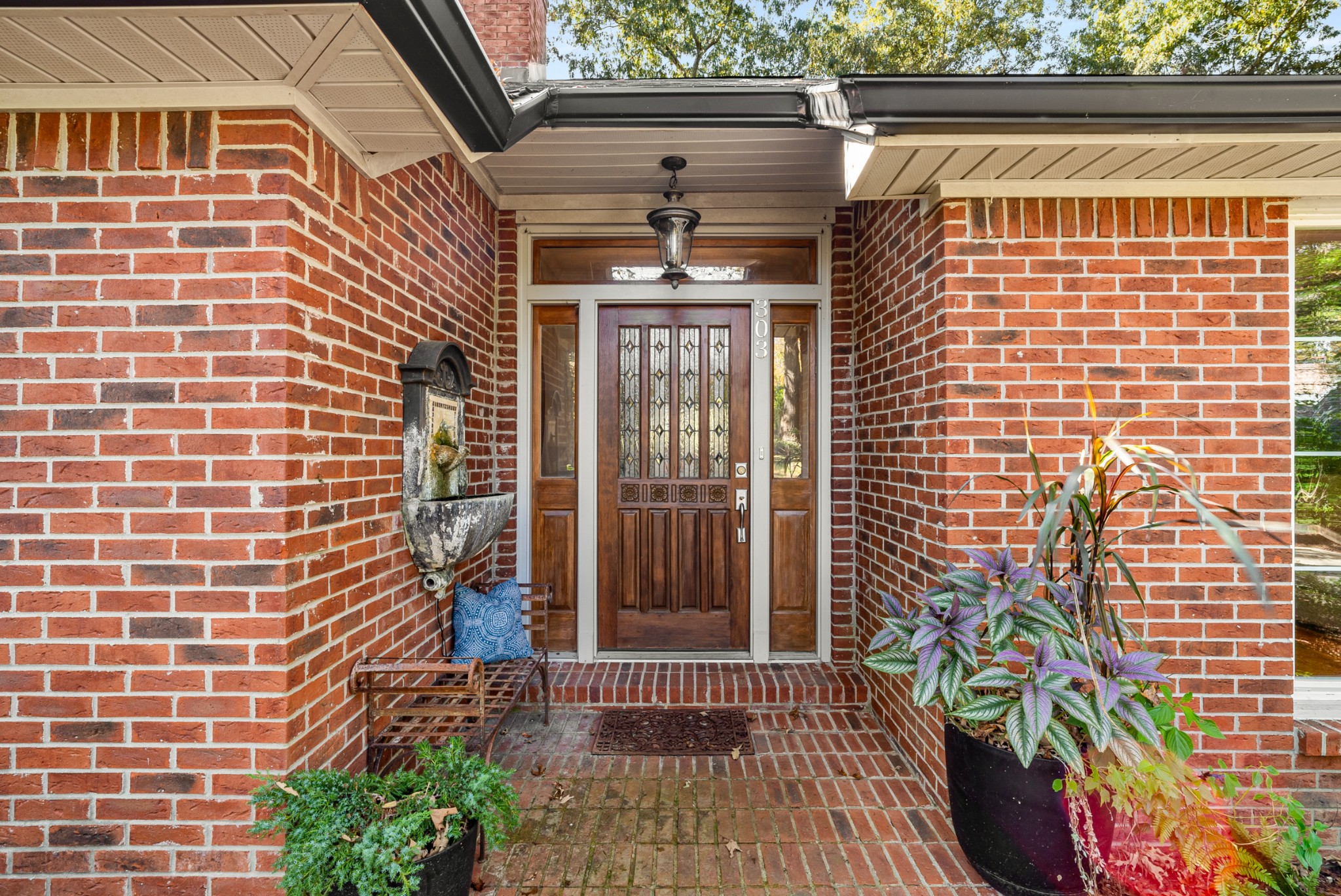 303 Woodlands Dr