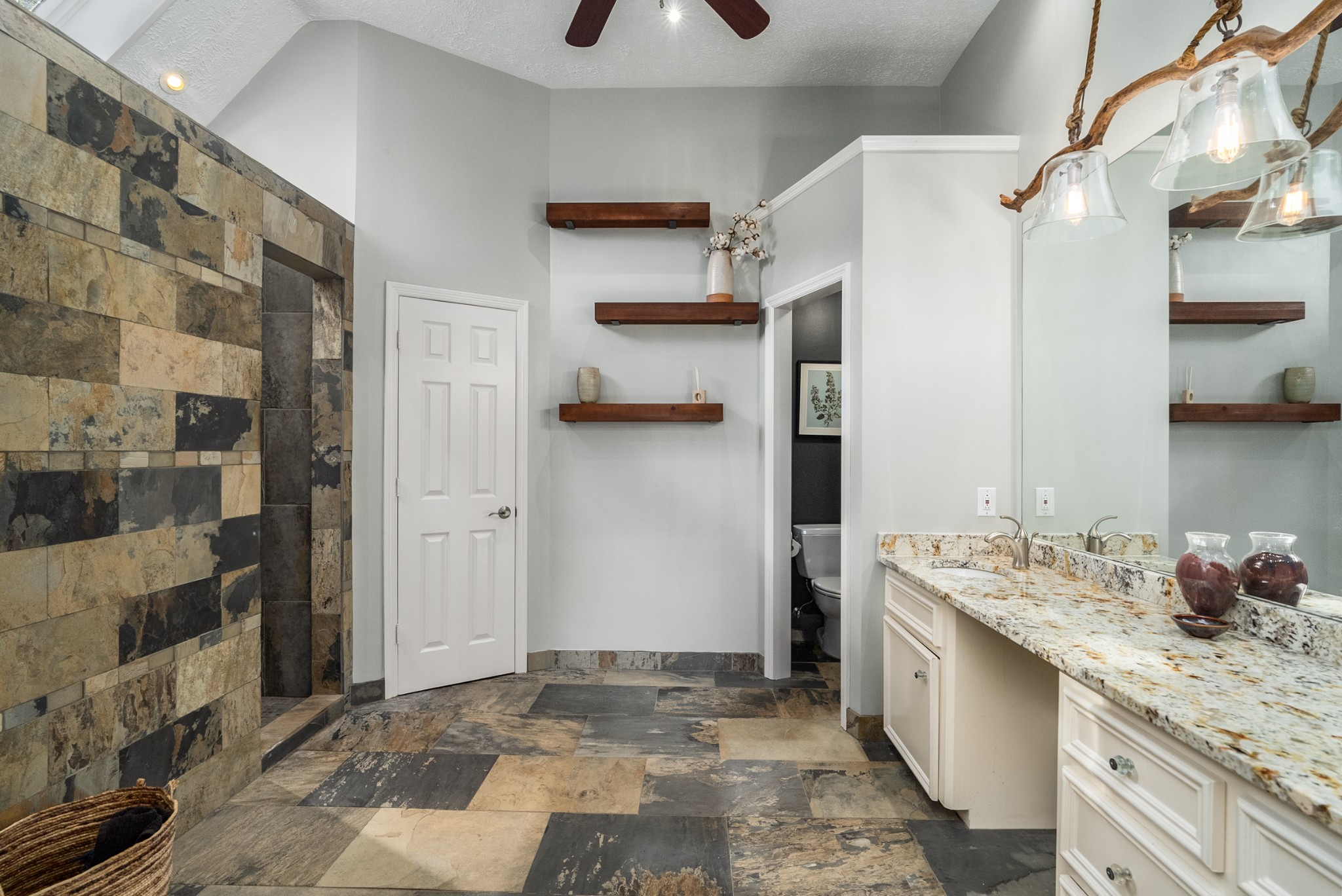 303 Woodlands Dr