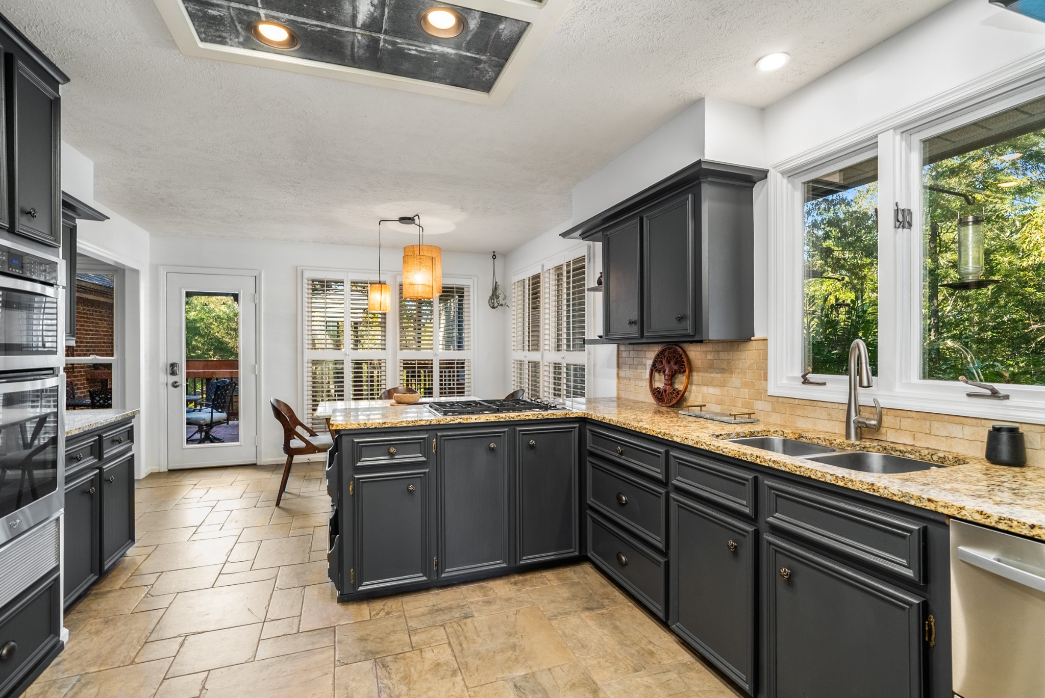 303 Woodlands Dr