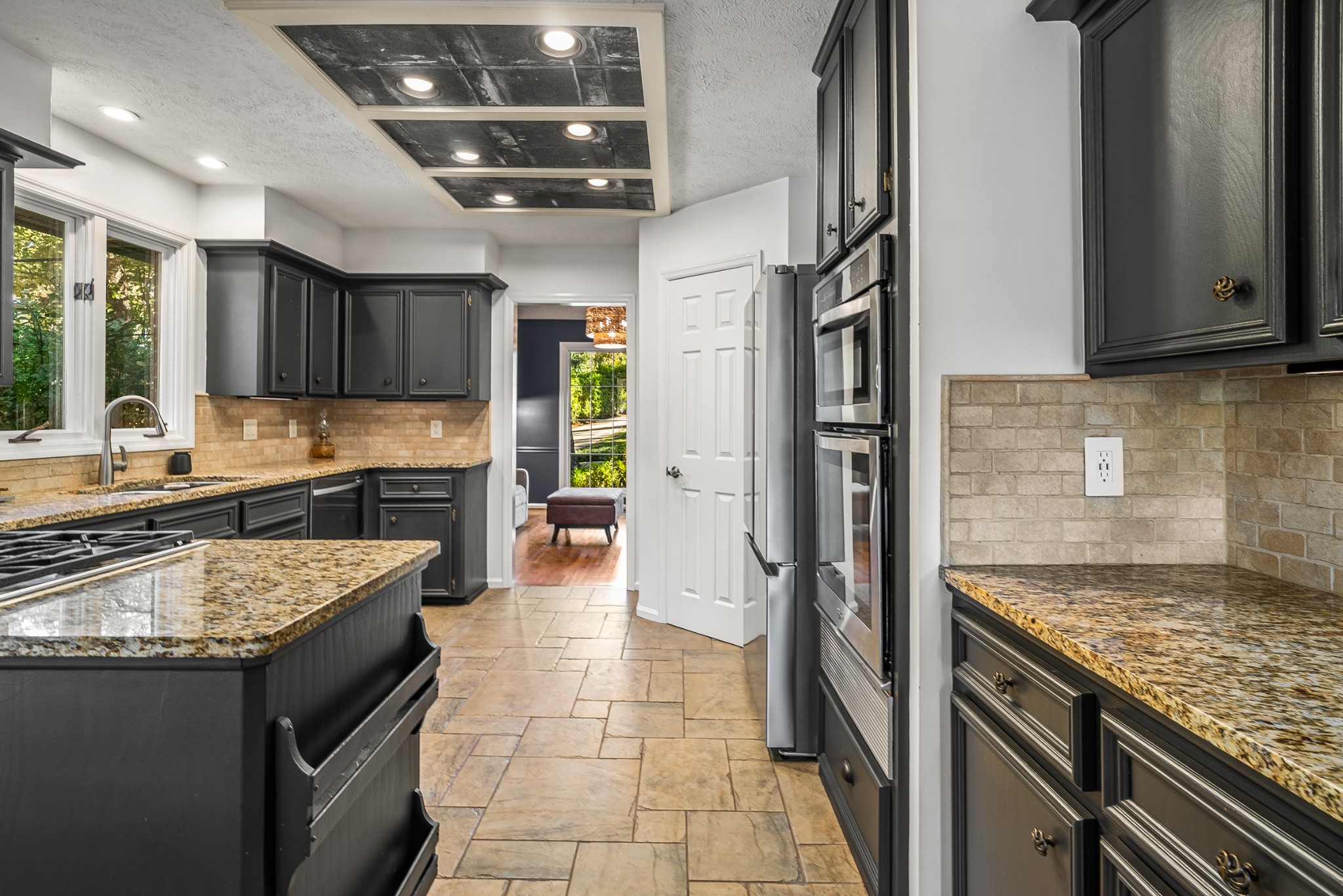 303 Woodlands Dr