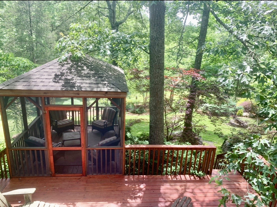 303 Woodlands Dr
