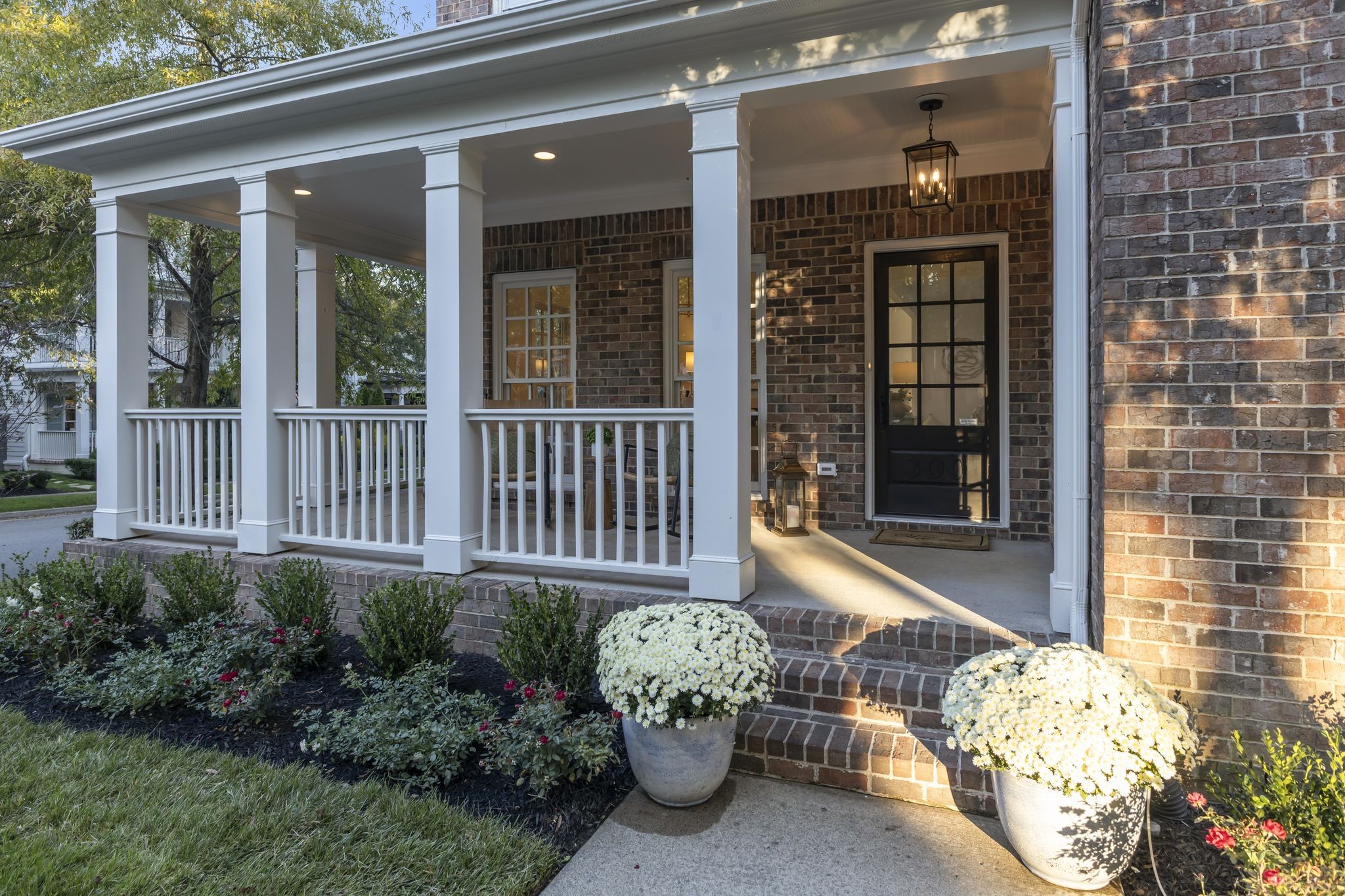 300 Starling Ln