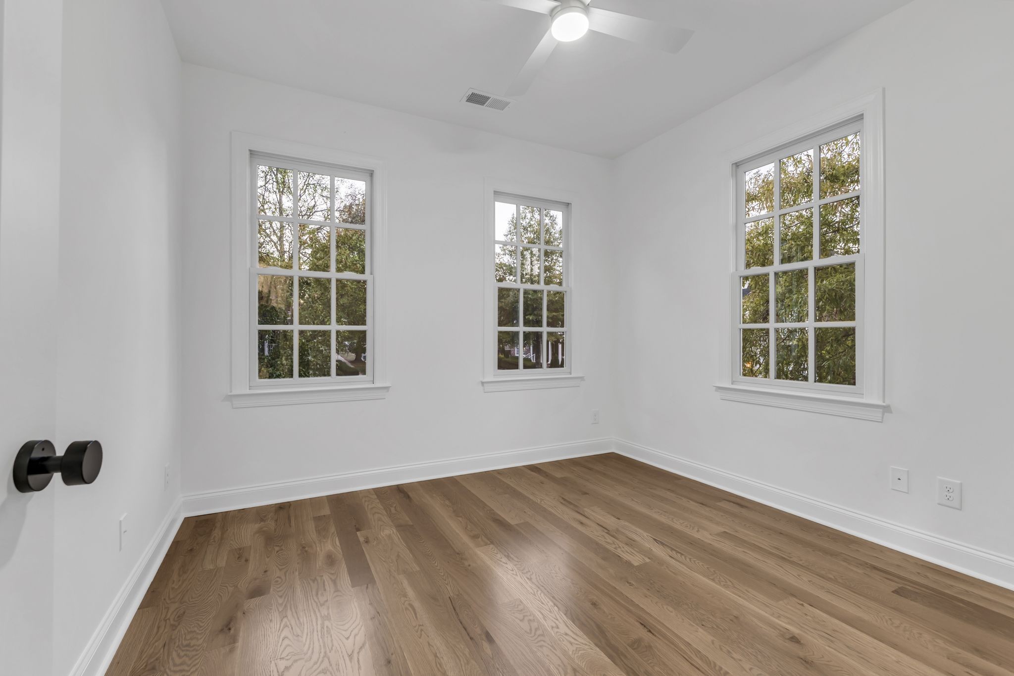 300 Starling Ln