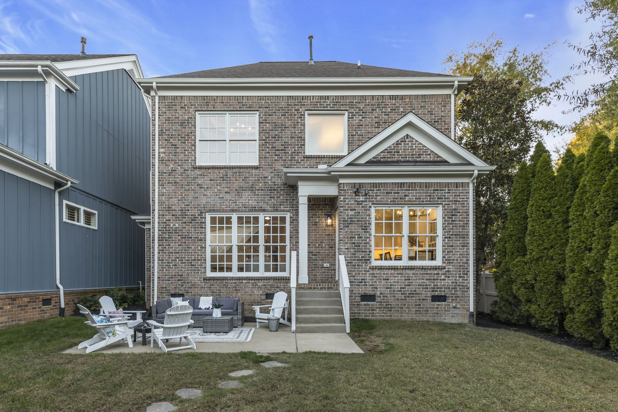 300 Starling Ln