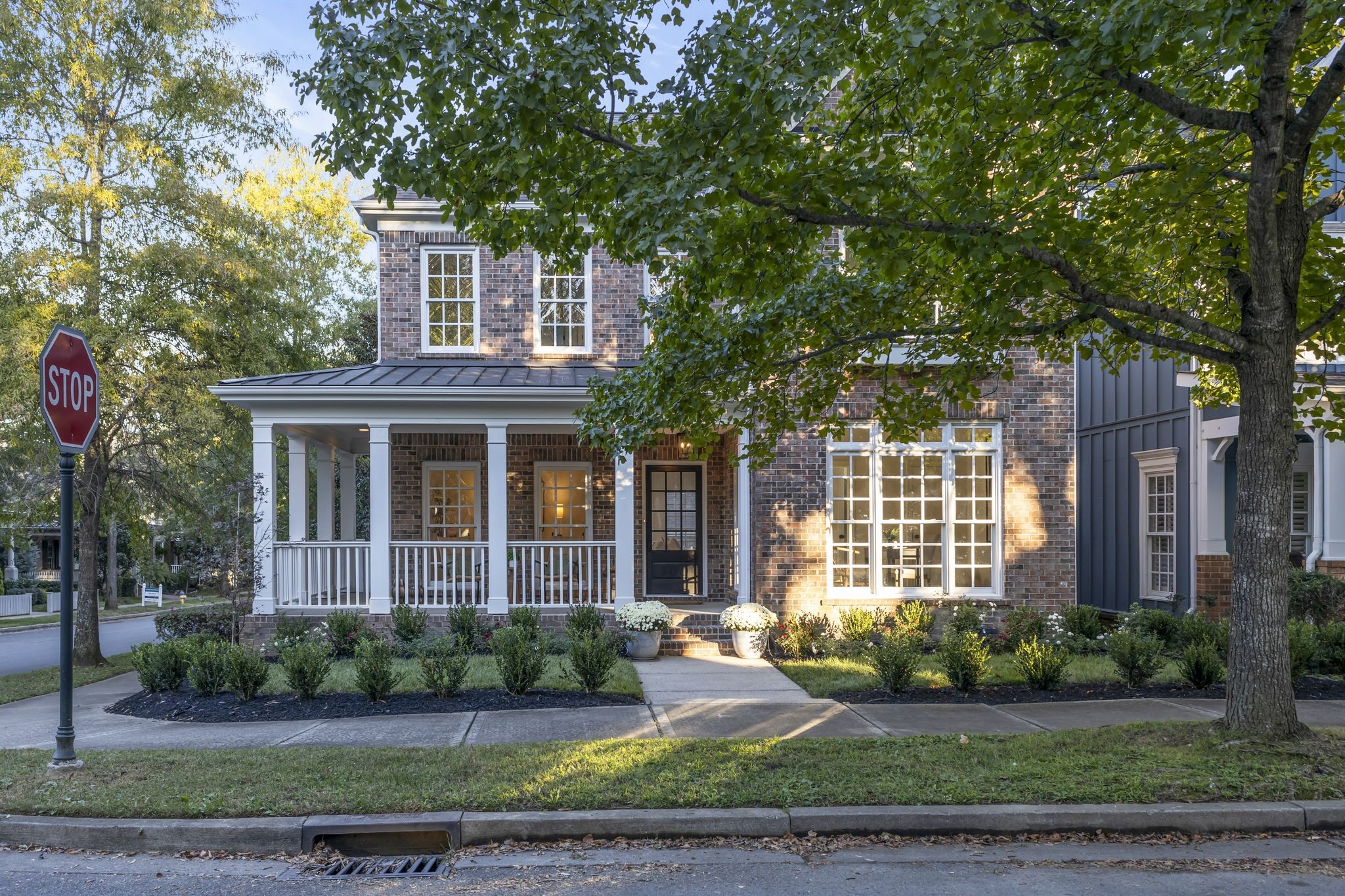300 Starling Ln