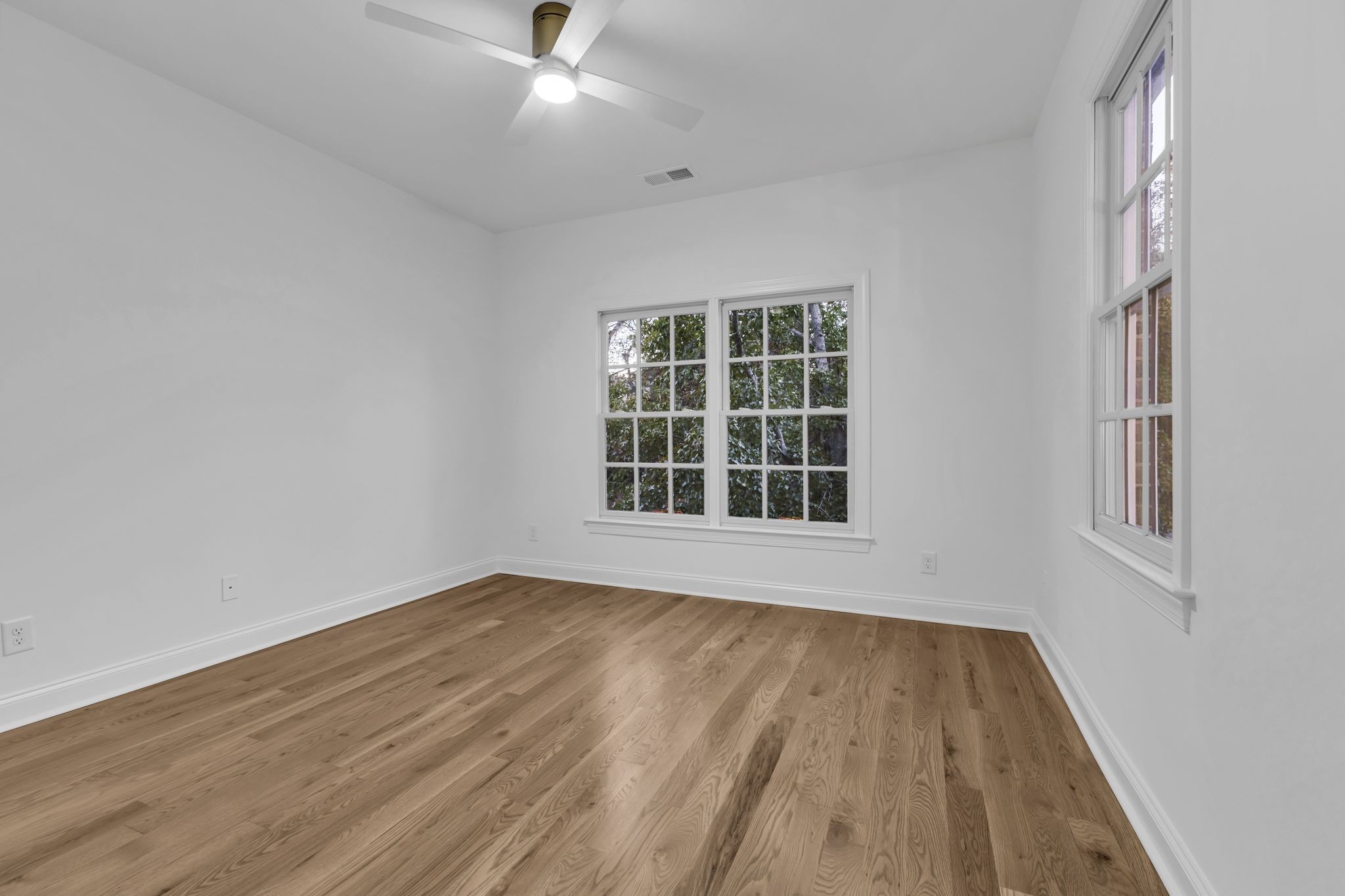 300 Starling Ln