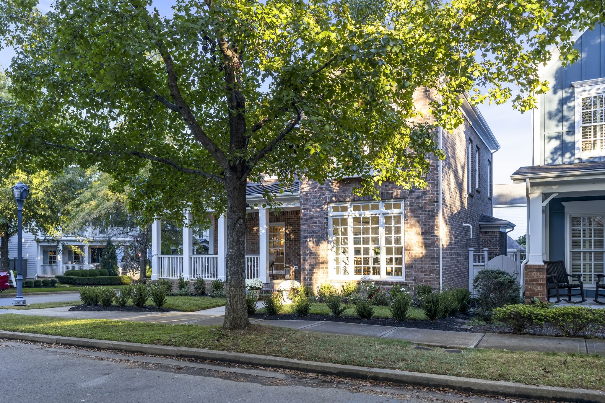 300 Starling Ln