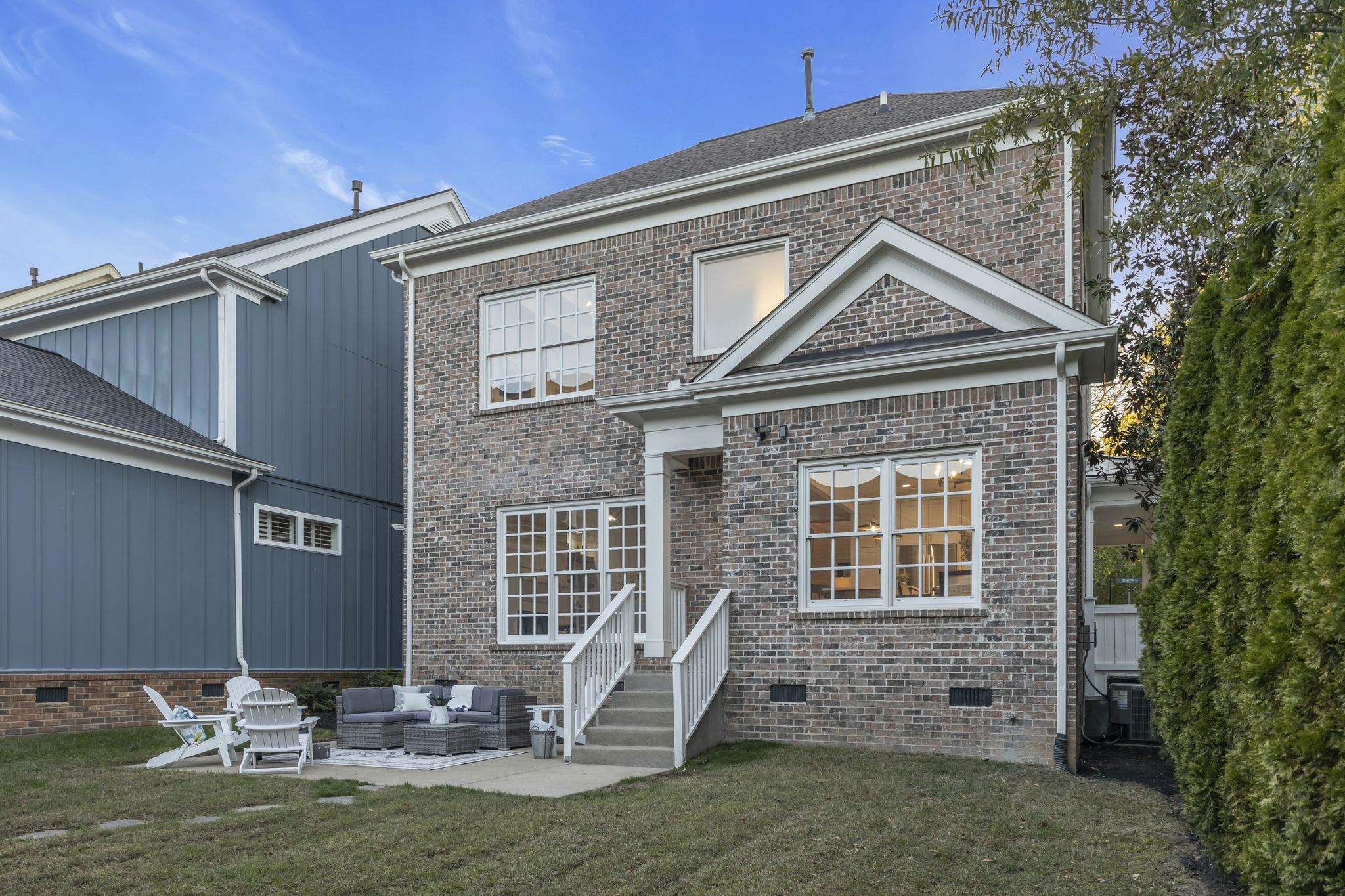 300 Starling Ln