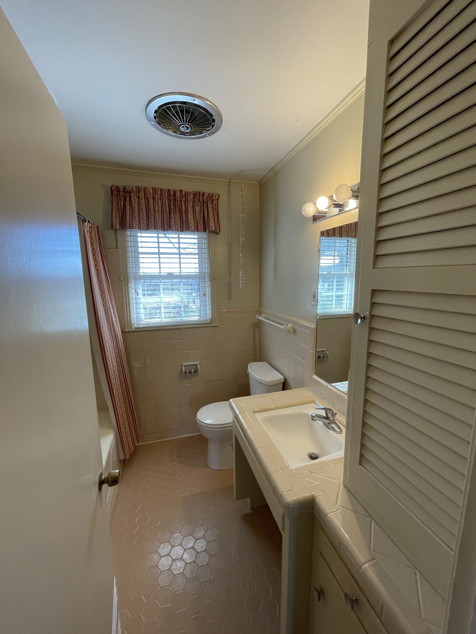 2525 Dilton Mankin Rd