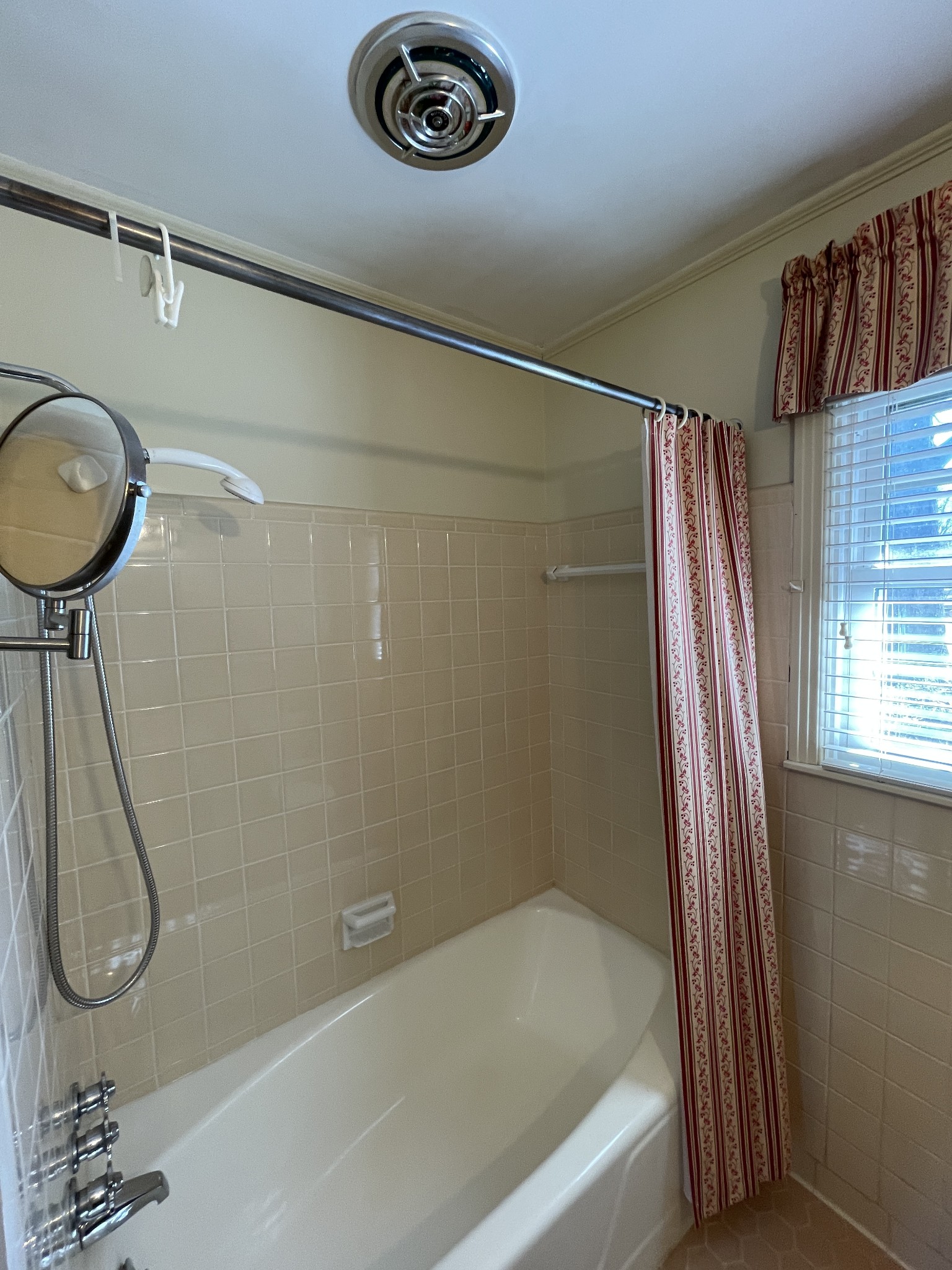 2525 Dilton Mankin Rd