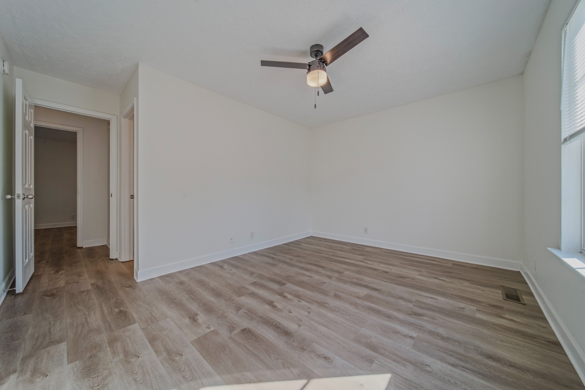 522 Crossway Ave Unit: B