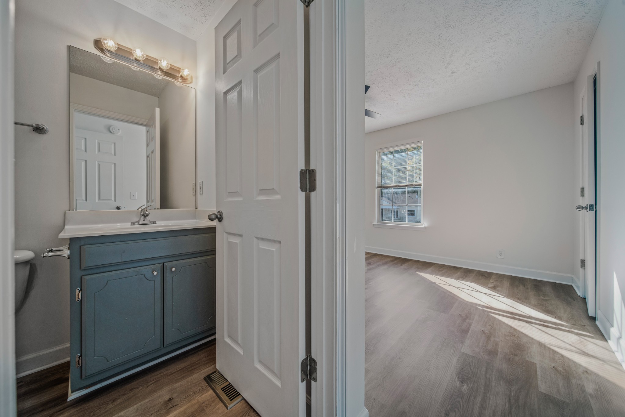 522 Crossway Ave Unit: B