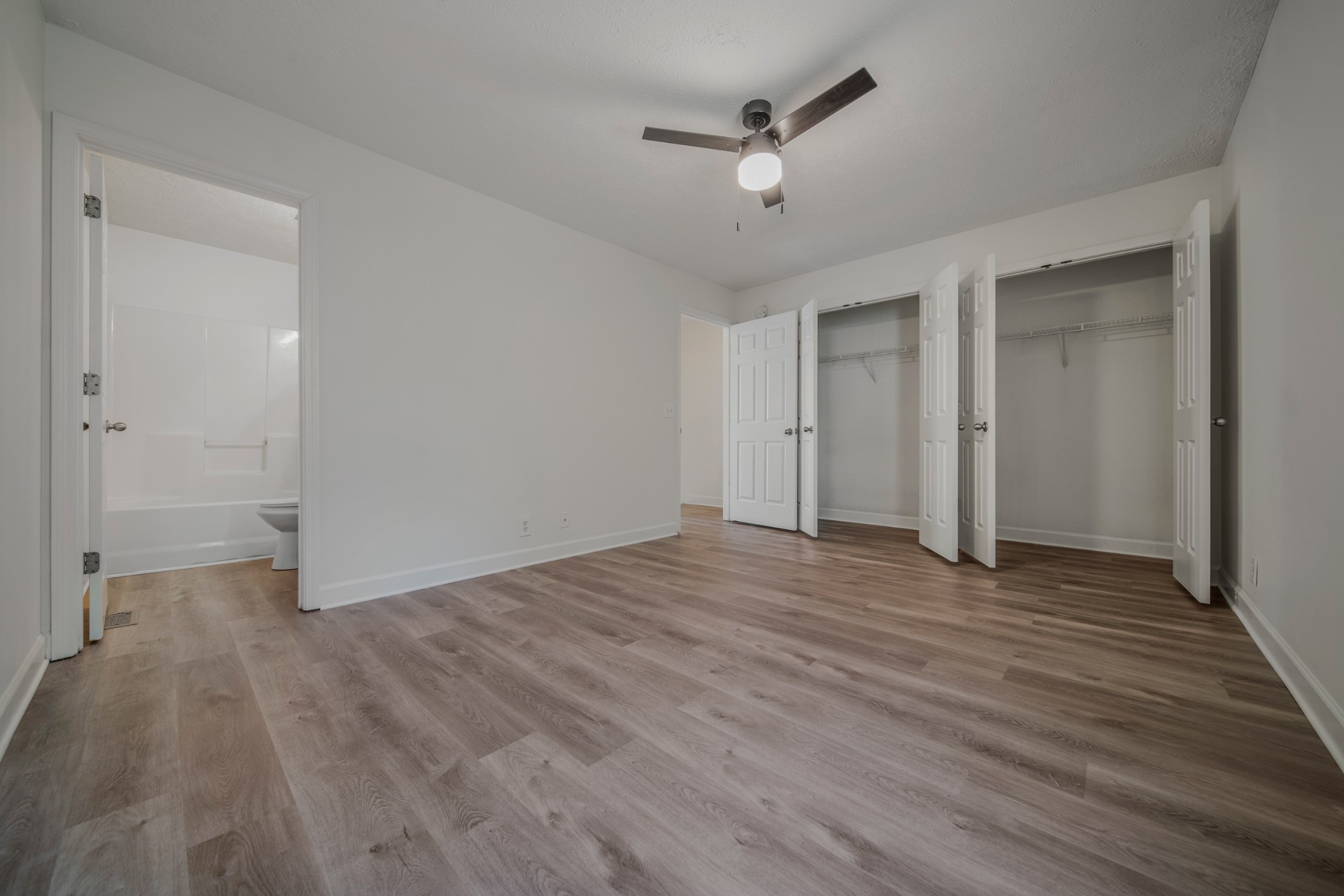 522 Crossway Ave Unit: B