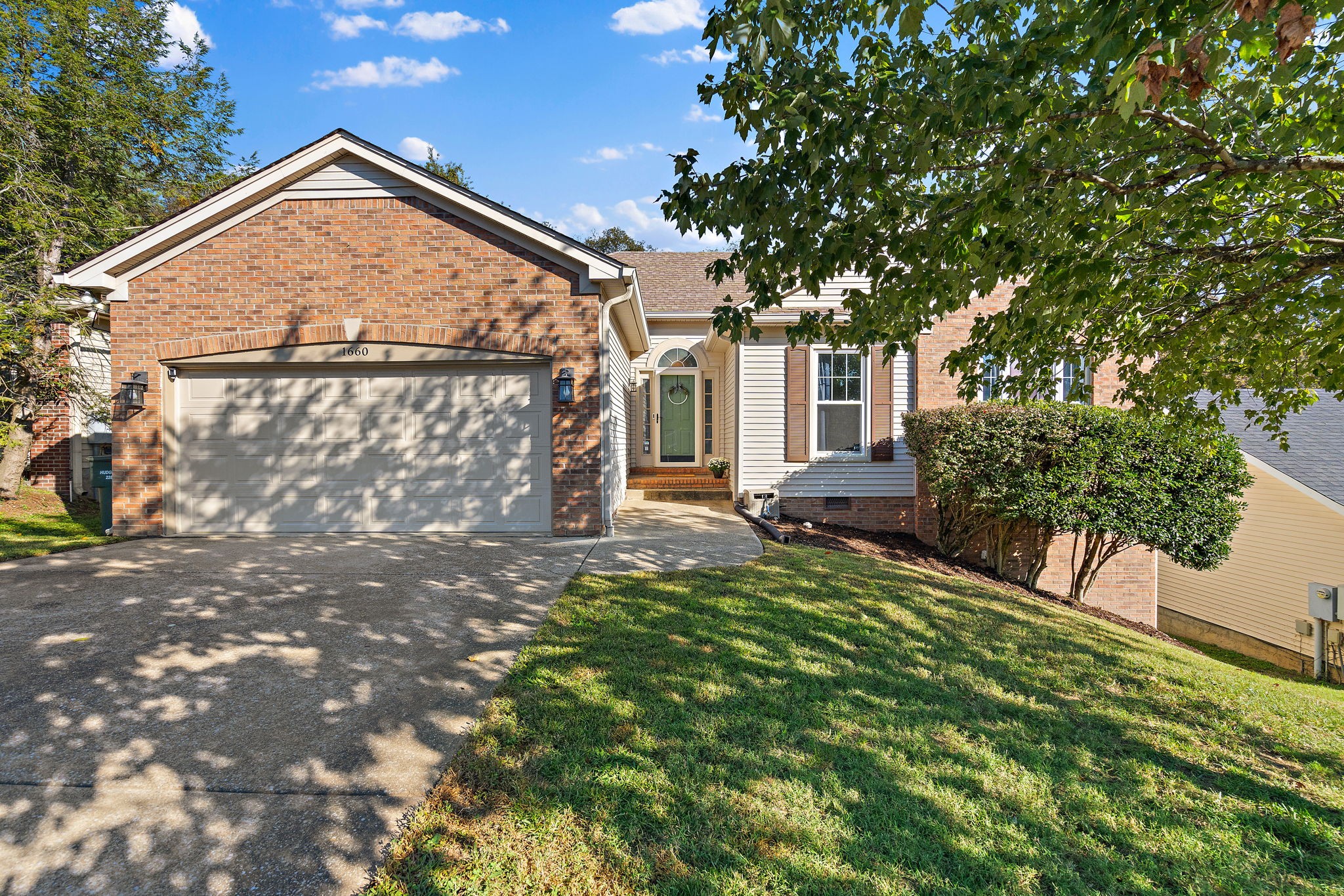 1660 Aaronwood Dr