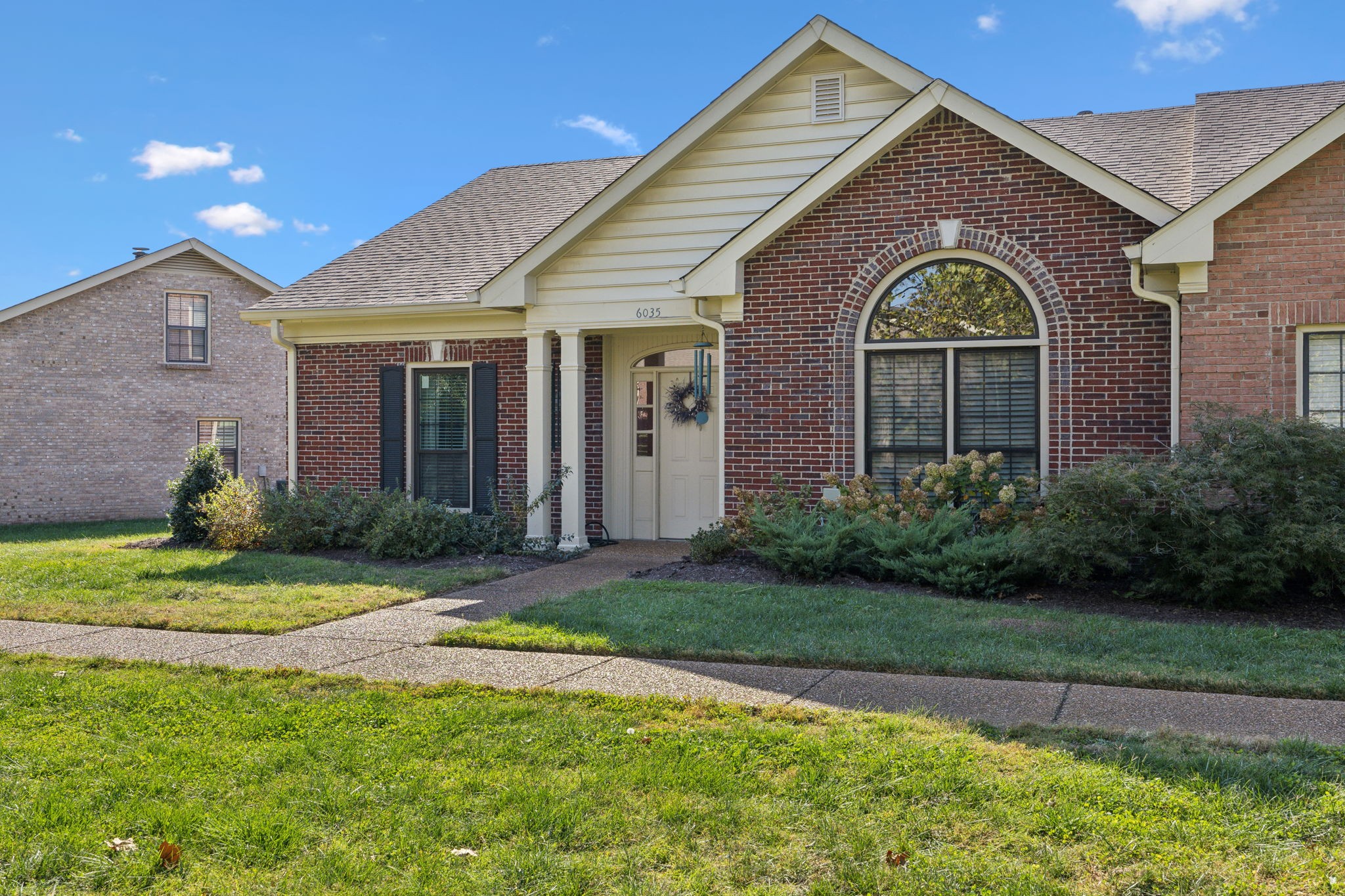 6035 Sunrise Cir