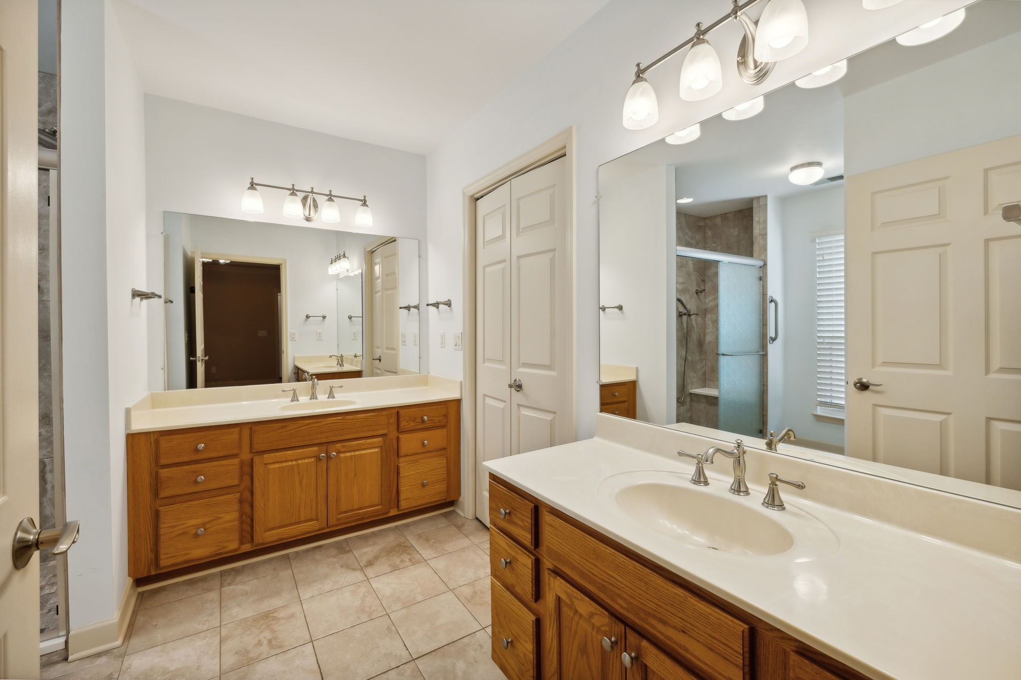 6035 Sunrise Cir
