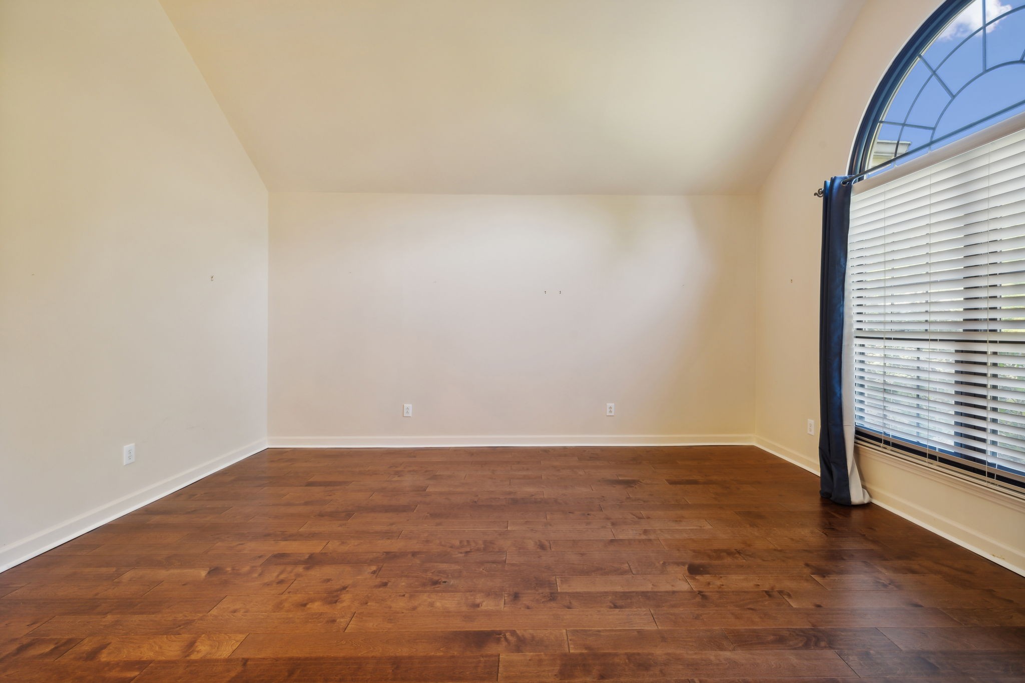 6035 Sunrise Cir