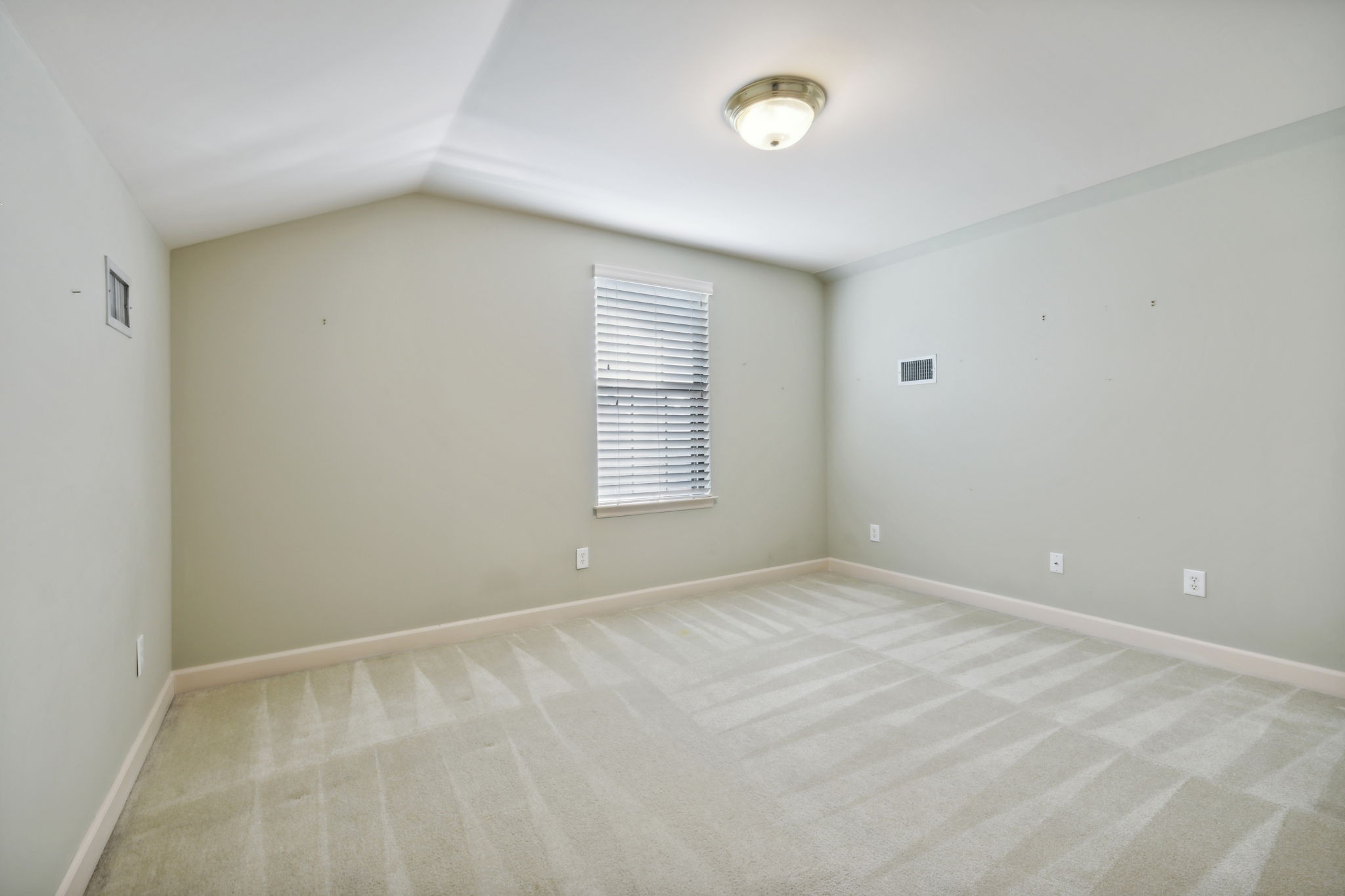 6035 Sunrise Cir