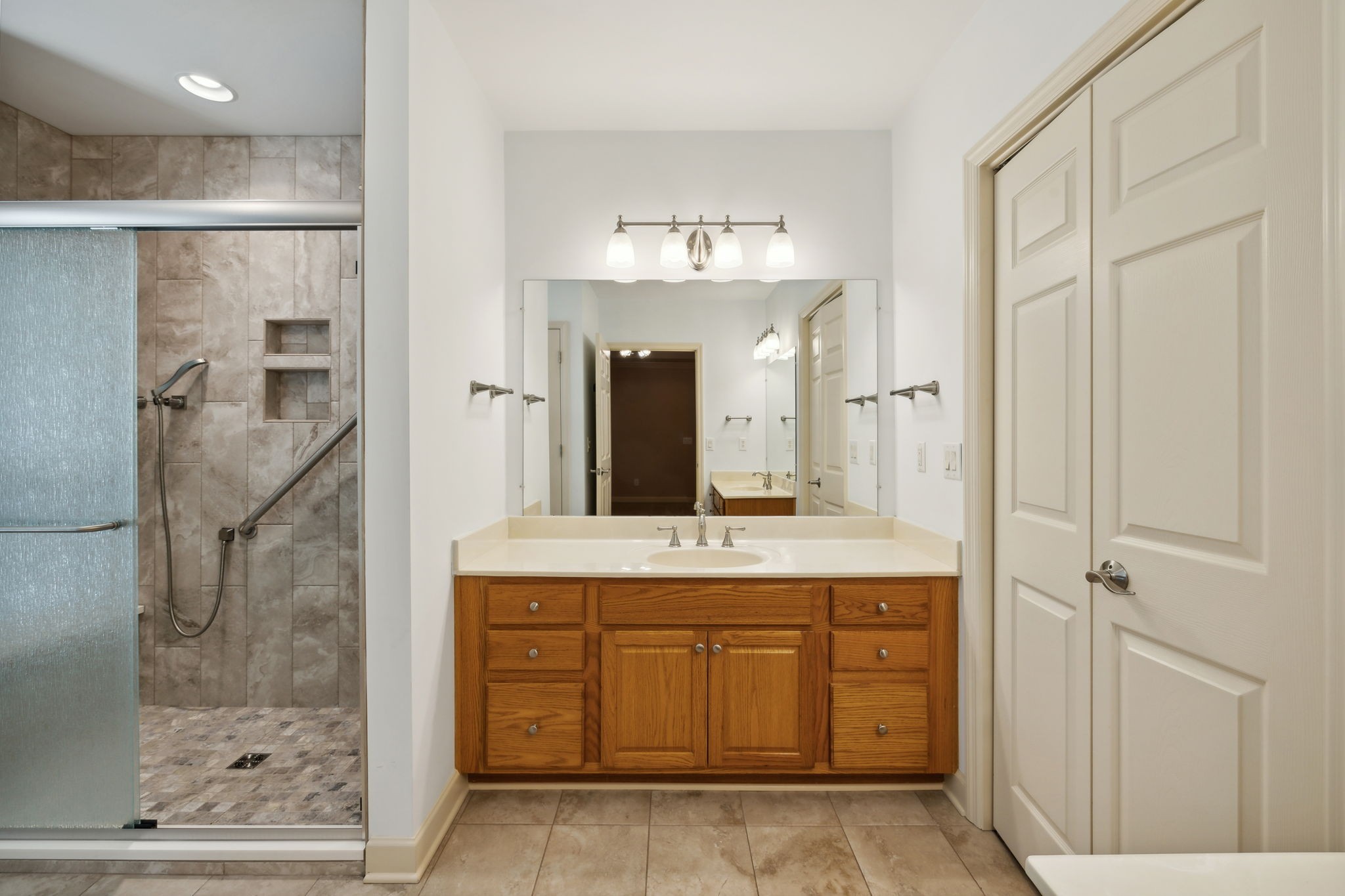 6035 Sunrise Cir